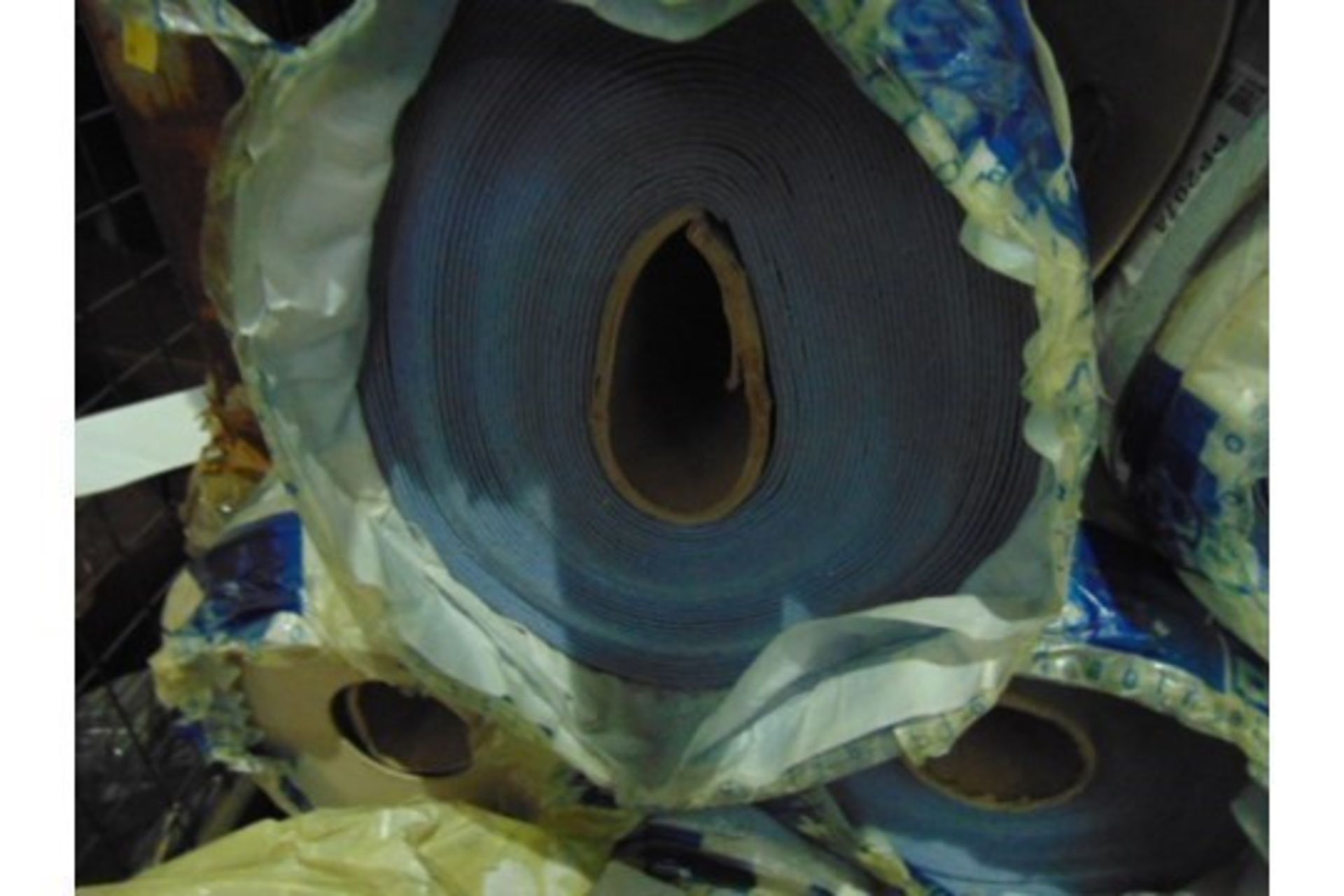 1 x Unissued 40 Sq m roll of Altro Contrax - Light Blue PP2074 Anti Slip Safety Vinyl Flooring - Image 2 of 4