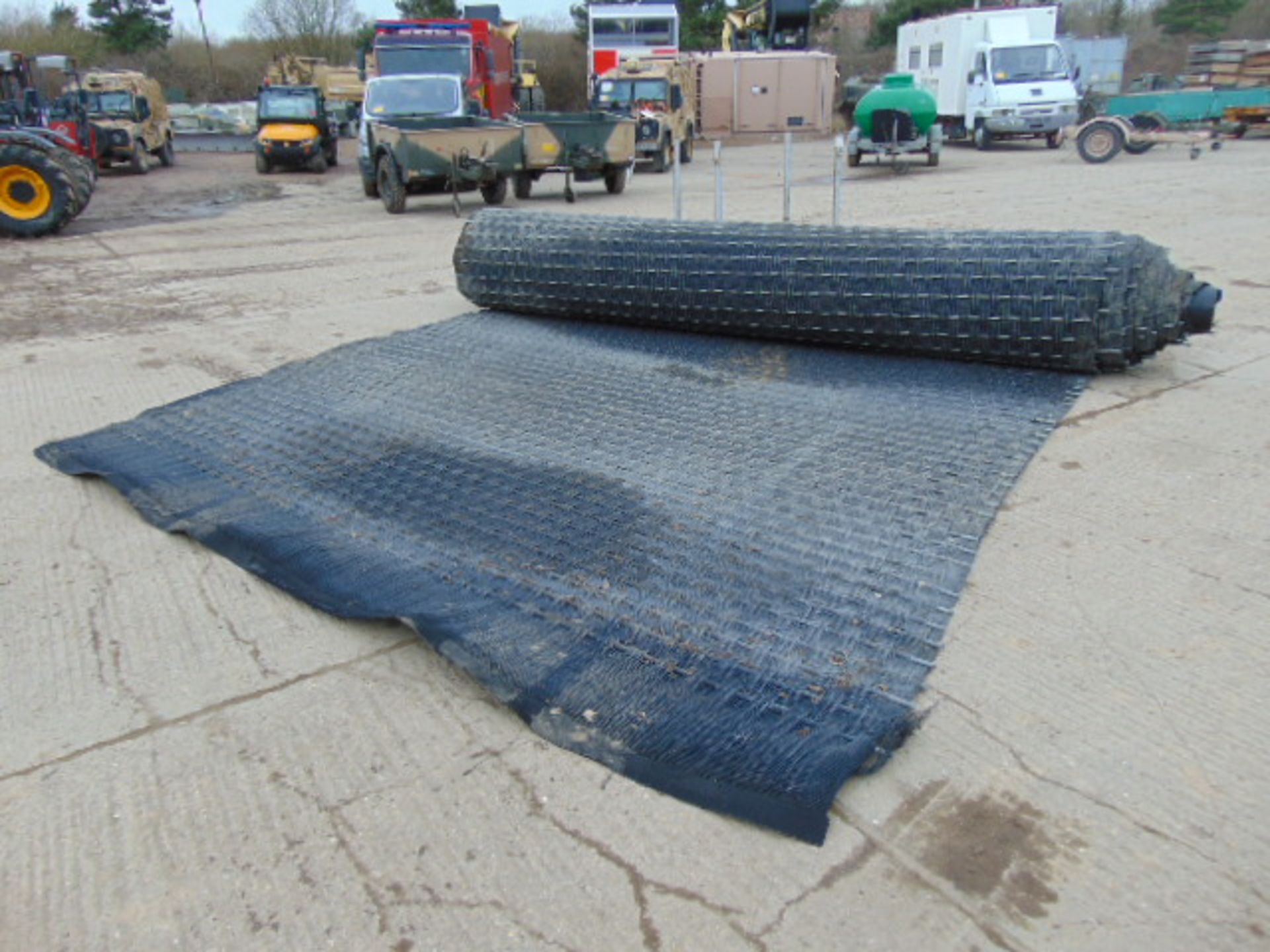 Heavy Duty Mammoth Mat Temporary Roadway 30m x 4m - Bild 2 aus 4