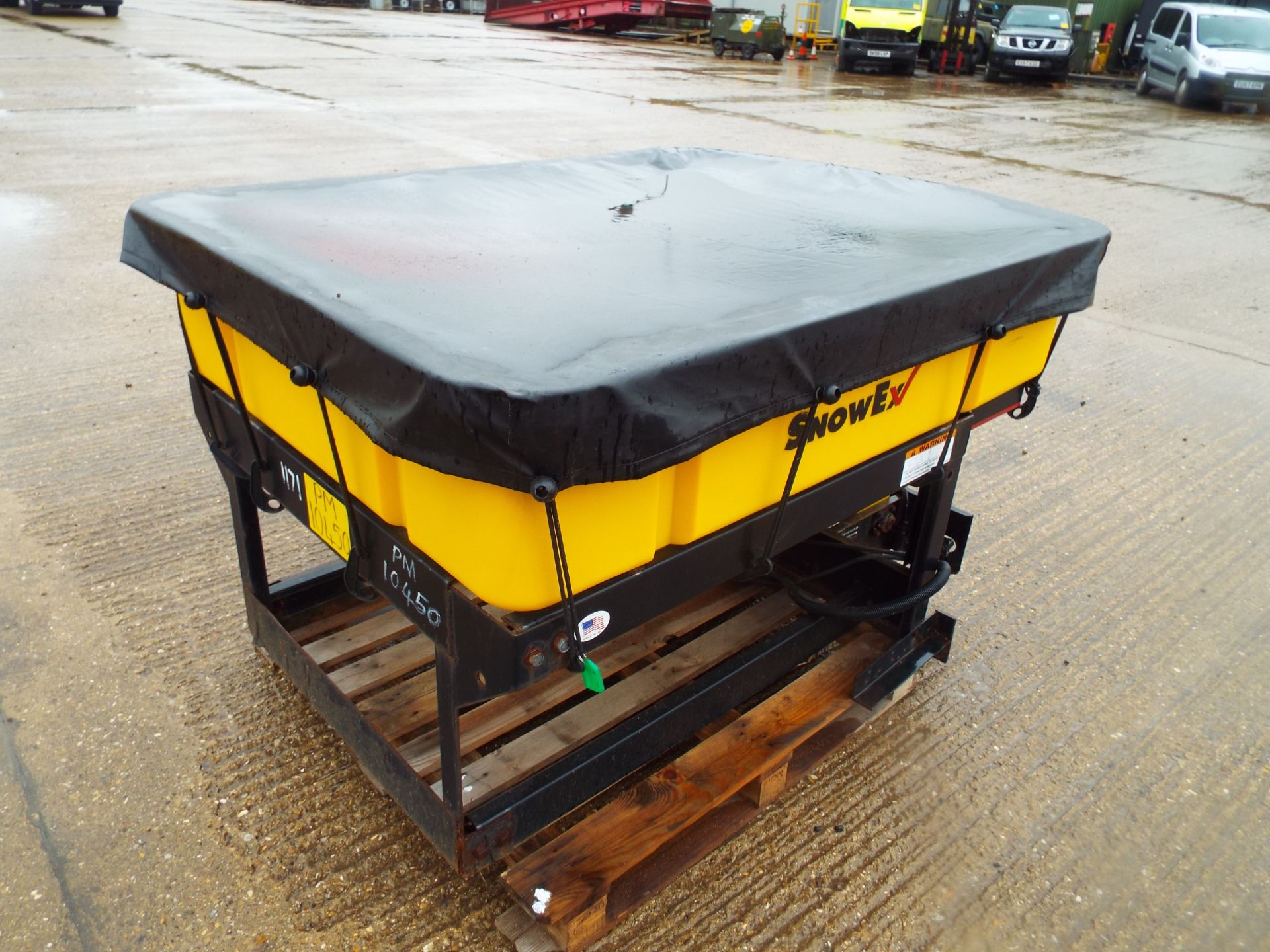 Snow Ex Vee Pro 6000 Salt Spreader - Image 7 of 15