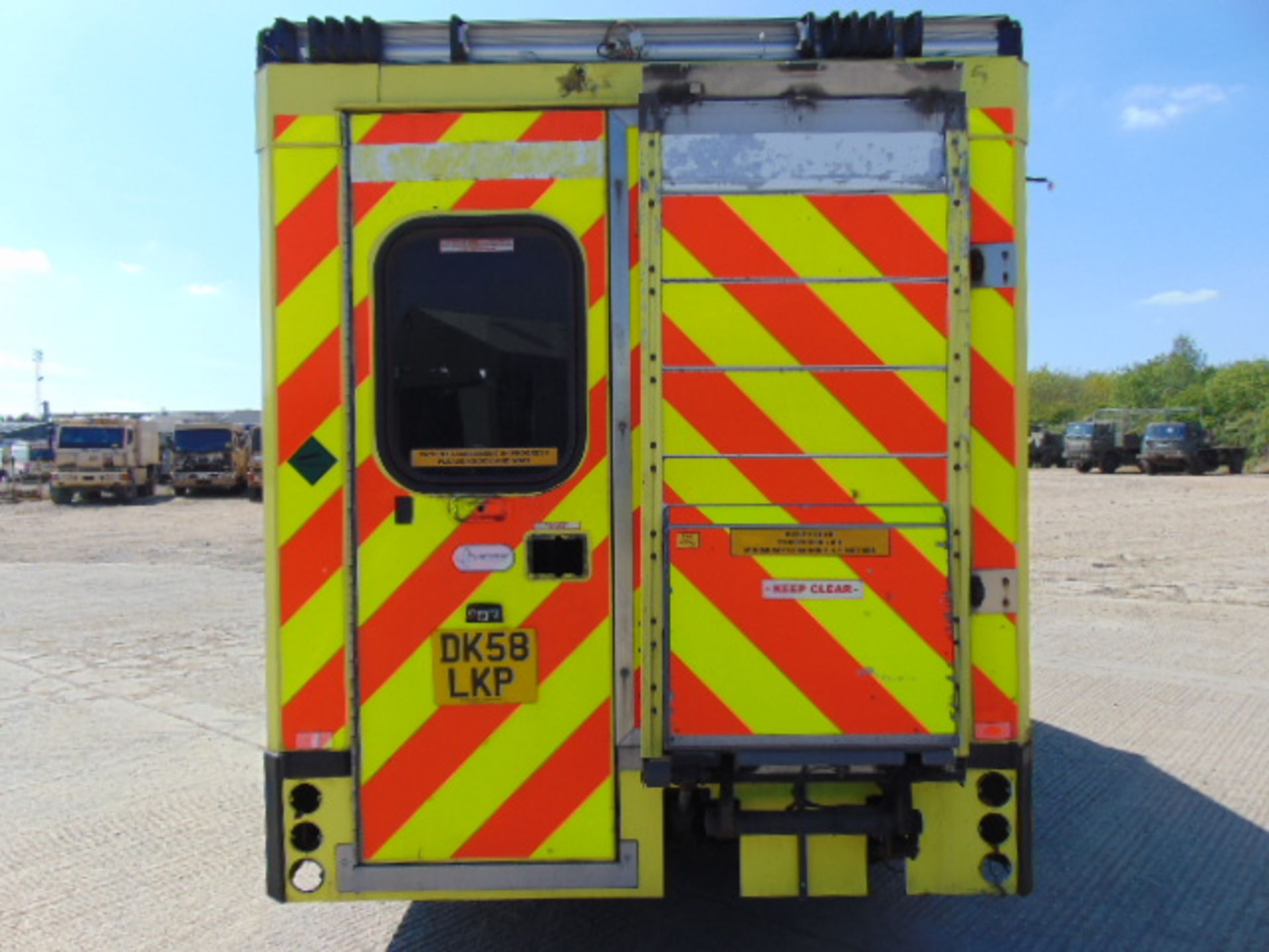 RHD Mercedes Sprinter 515 CDI Turbo diesel ambulance - Image 7 of 16