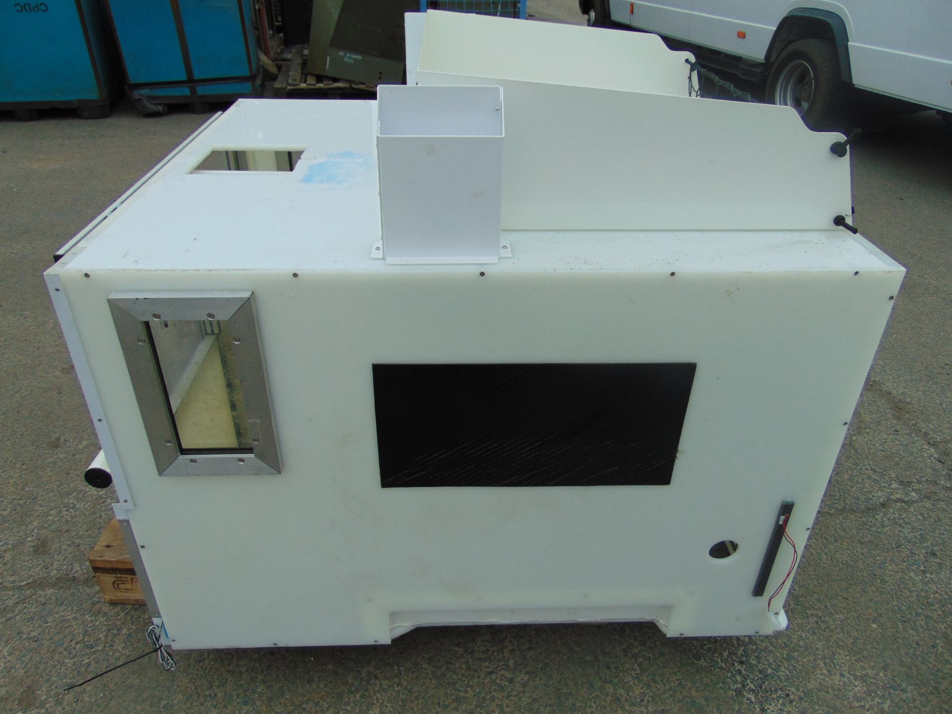 Double Dog Cage with Electronic Feeding Hatches - Image 3 of 13
