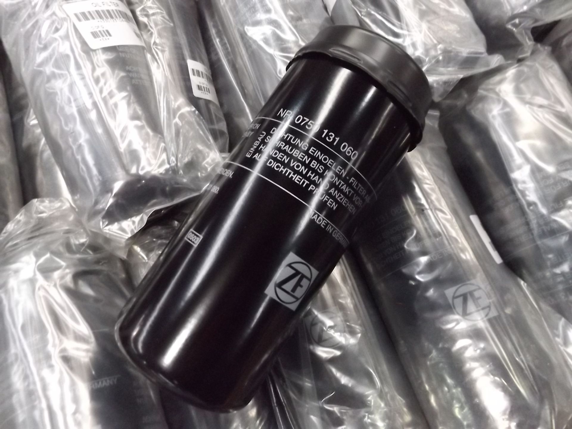 96 x ZF Transmission Hydraulic Filters P/No 0750131060 - Image 2 of 5