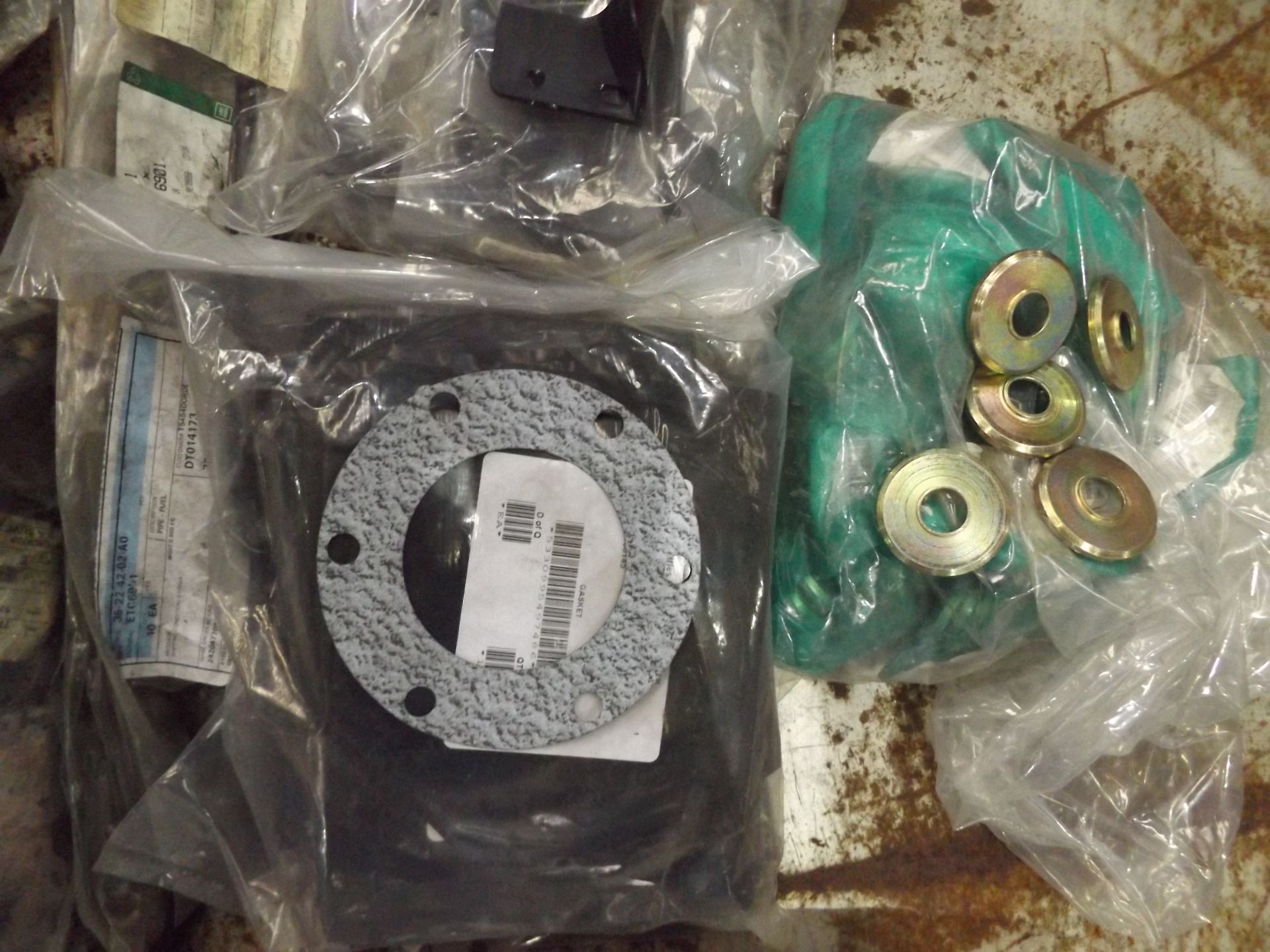 Mixed Stillage of Land Rover Parts - Image 5 of 9