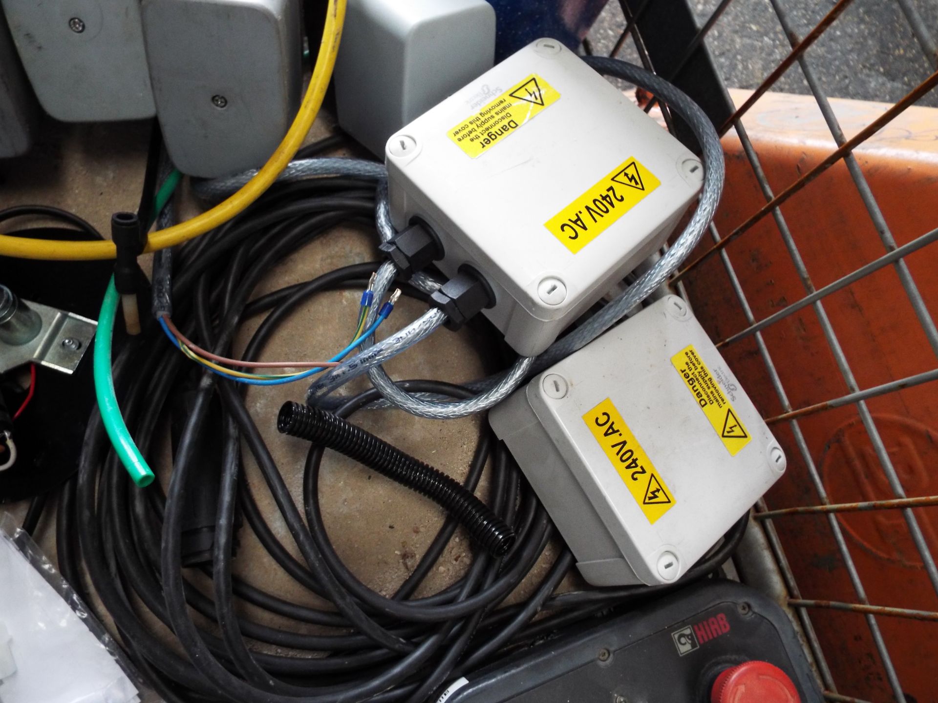 Mixed Stillage containing Compressor, Battery Chargers, Relays, Speakers etc etc - Bild 12 aus 16