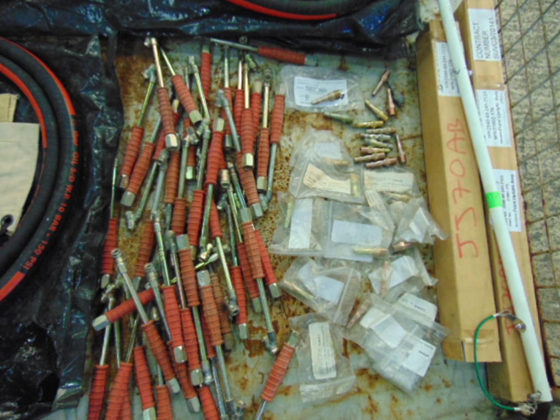 Mixed Stillage of Mixed hoses,Tyre inflaters,connectors etc - Image 4 of 6