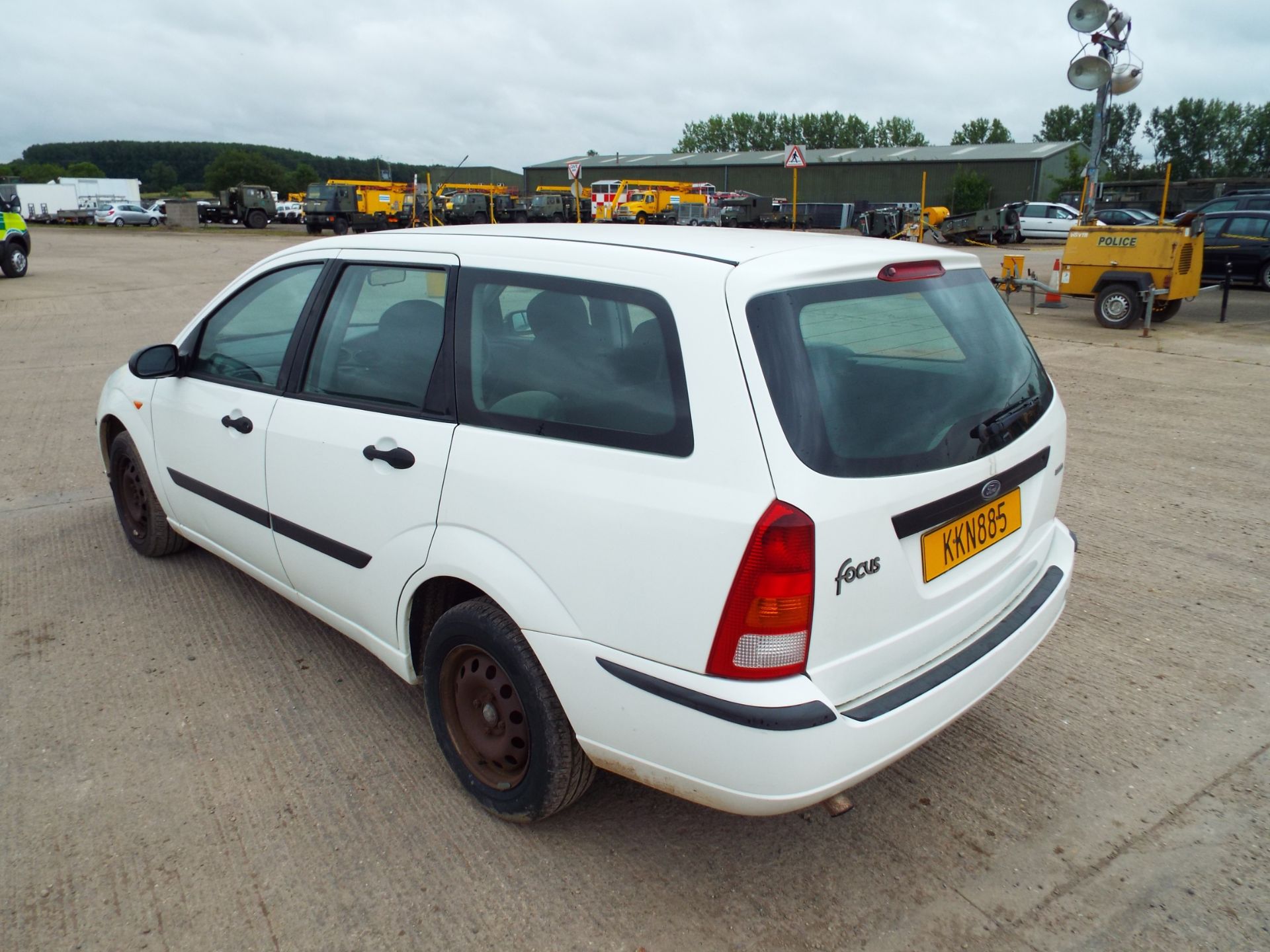 Ford Focus 1.8 TDDi Estate - Image 5 of 16