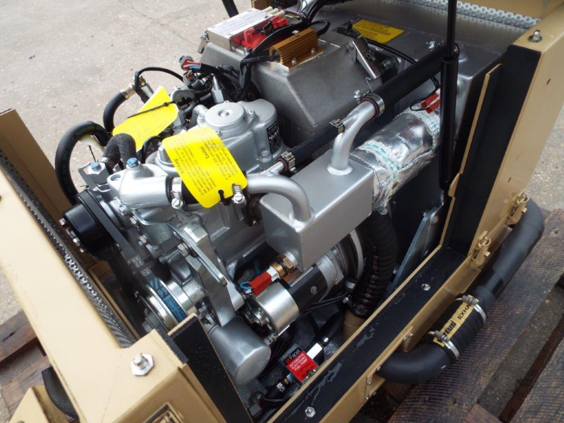 TEST HOURS ONLY Fischer Panda AGT 6000/24V PVMV-N Kubota Diesel 5.5 KVA Fully Enclosed Generator Set - Image 9 of 12