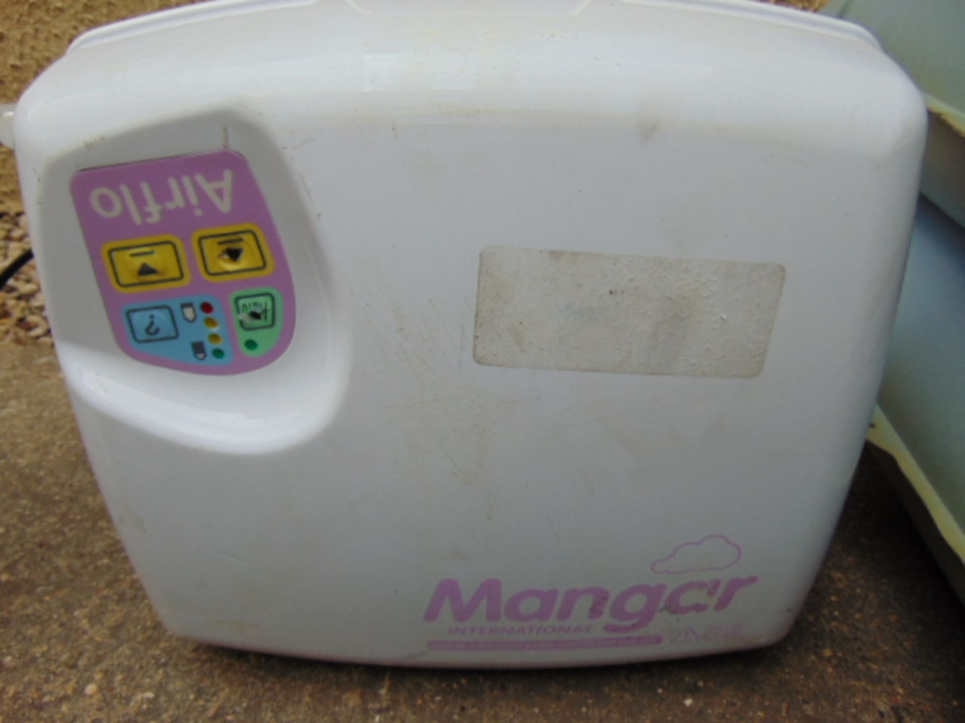 Mangar ELK Emergency Lifting Cushion with Airflow Compressor - Image 7 of 12