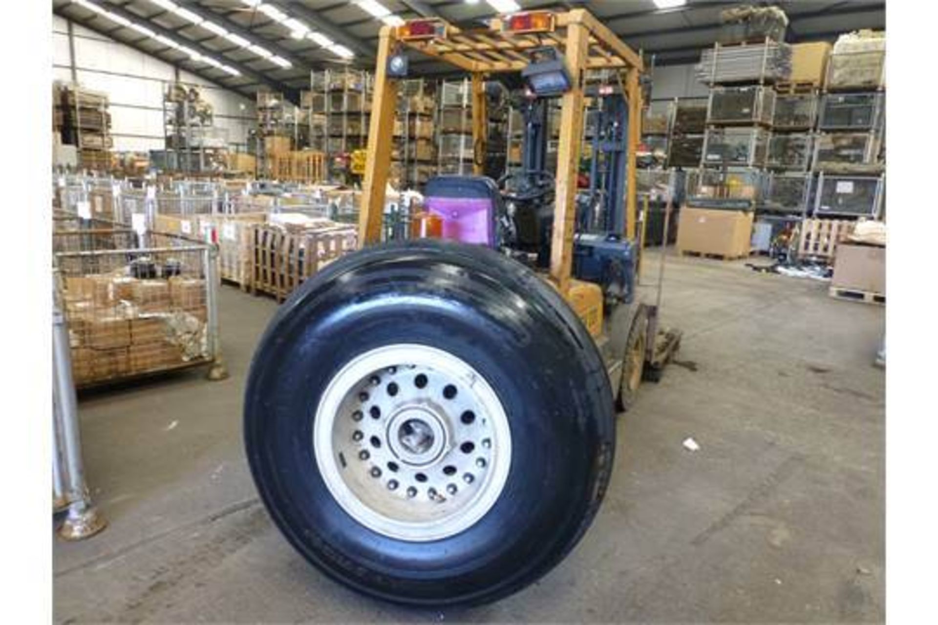 VC10 Aircraft Tyre and Rim - Image 2 of 7