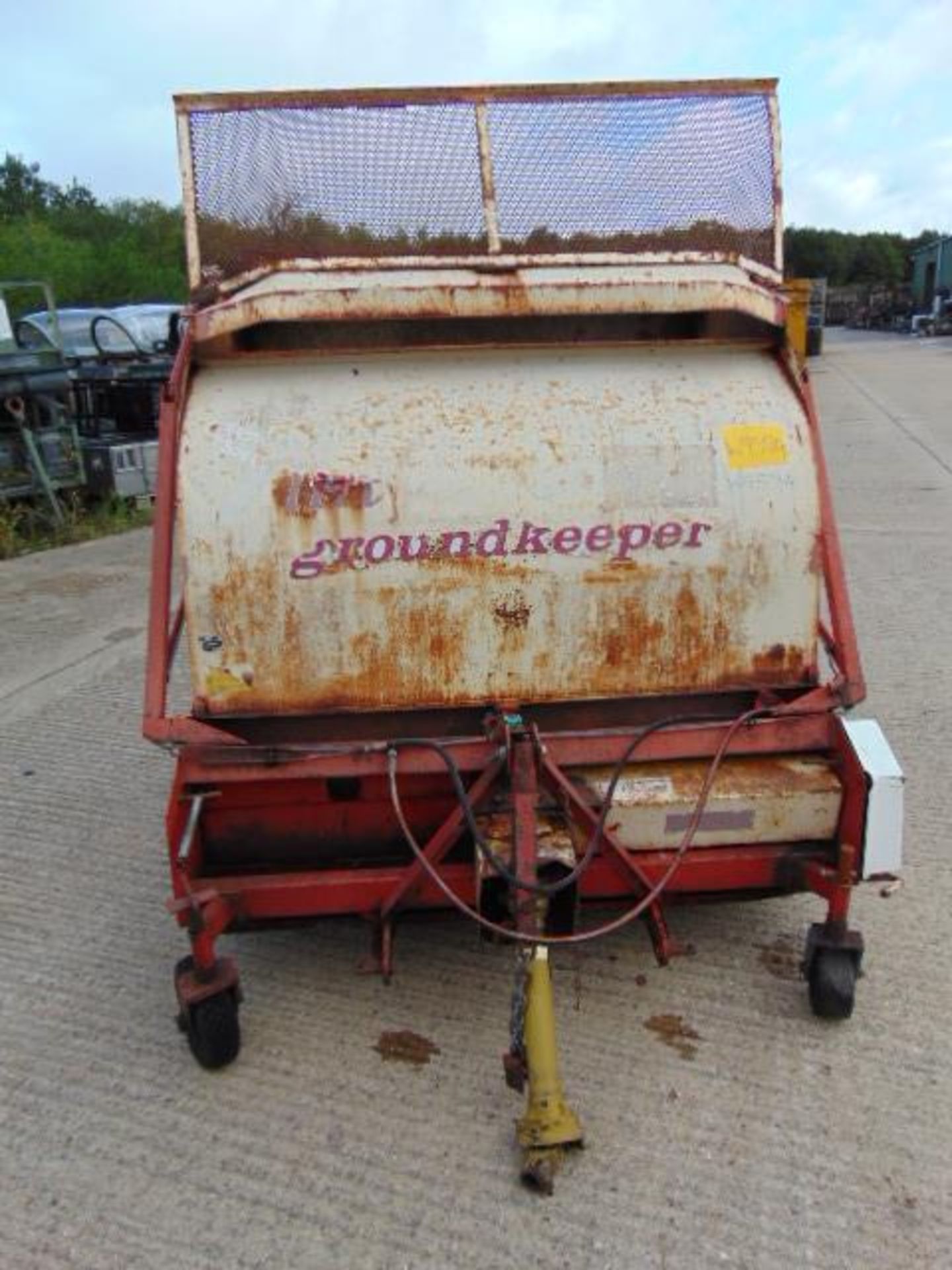 Amazone Lift Groundkeeper Mower/Collector - Image 2 of 9