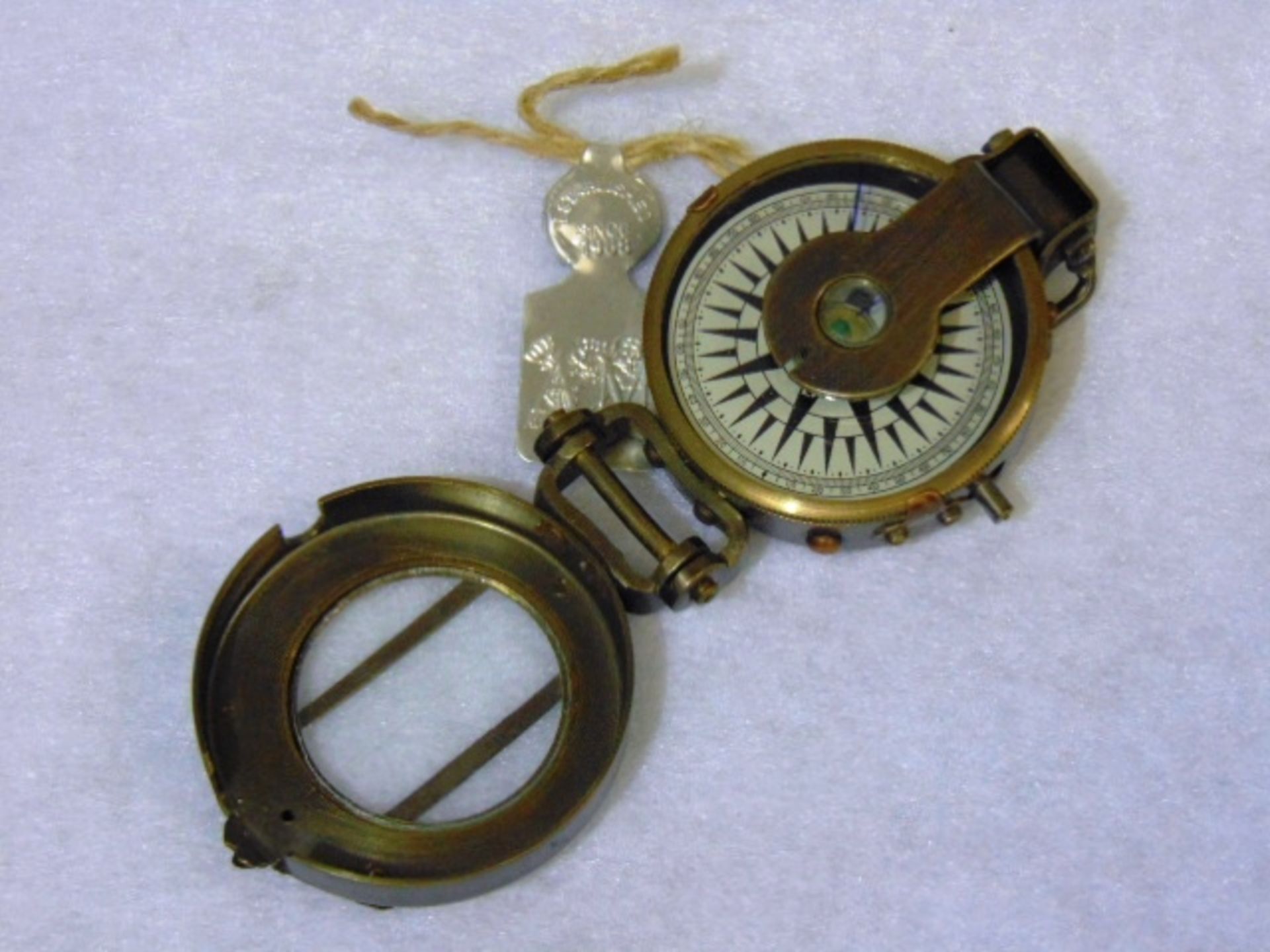 WWII Replica Brass Pocket Compass - Bild 5 aus 8