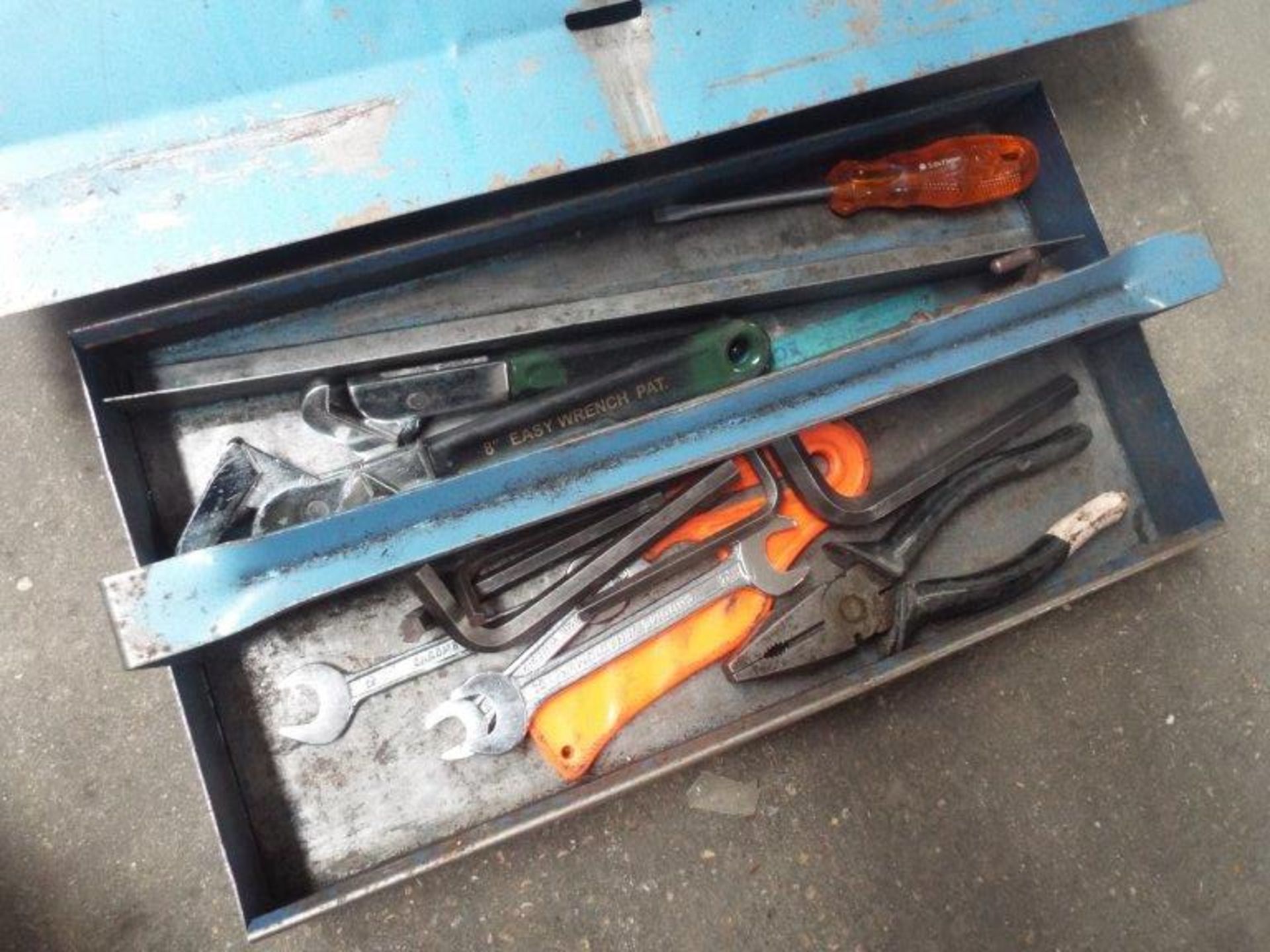 Talco Heavy Duty Steel Barn Door Tool Box Complete with a Selection of Tools - Image 2 of 6