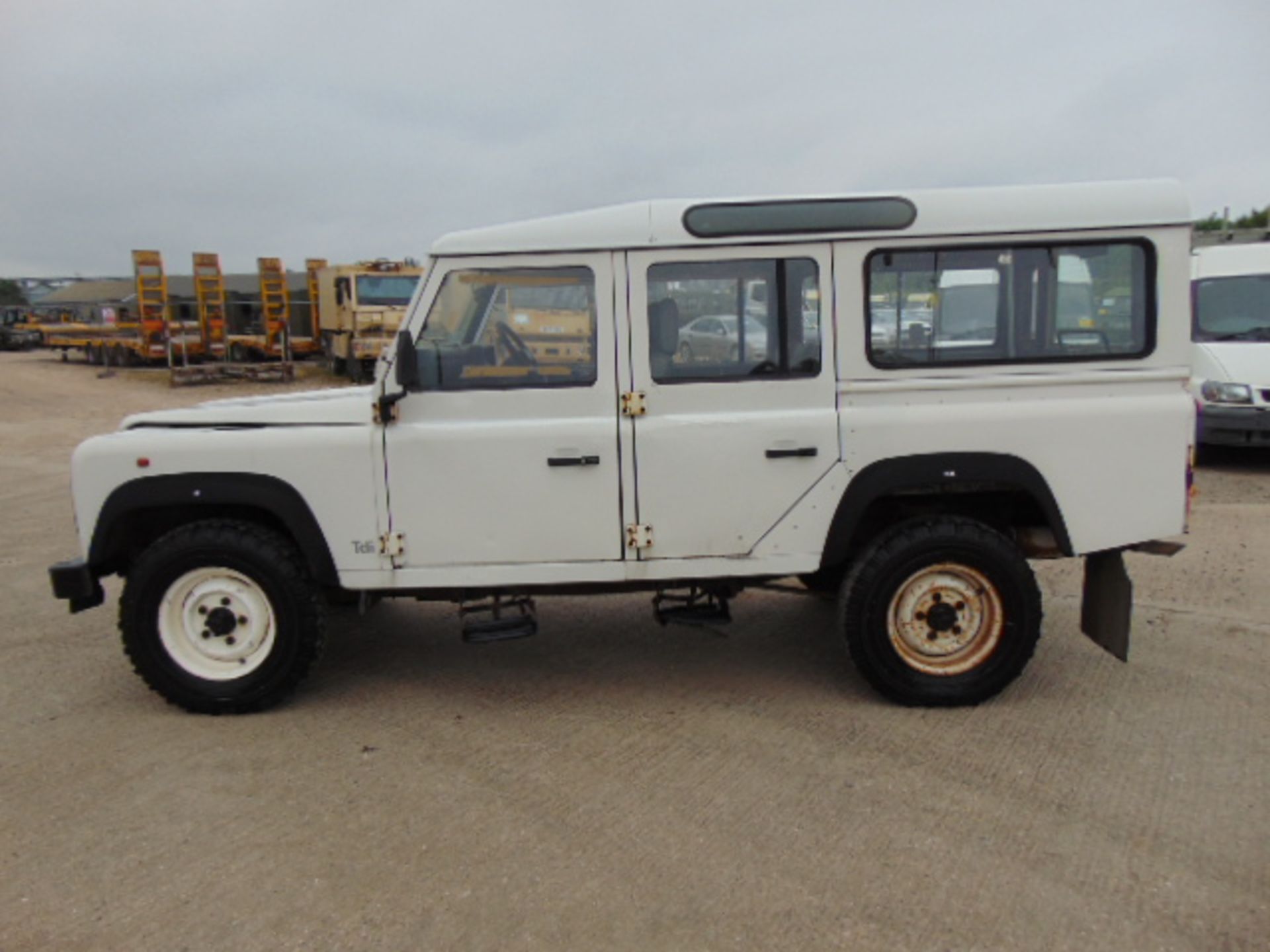 Land Rover Defender 110 Station Wagon 300TDi - Image 4 of 18