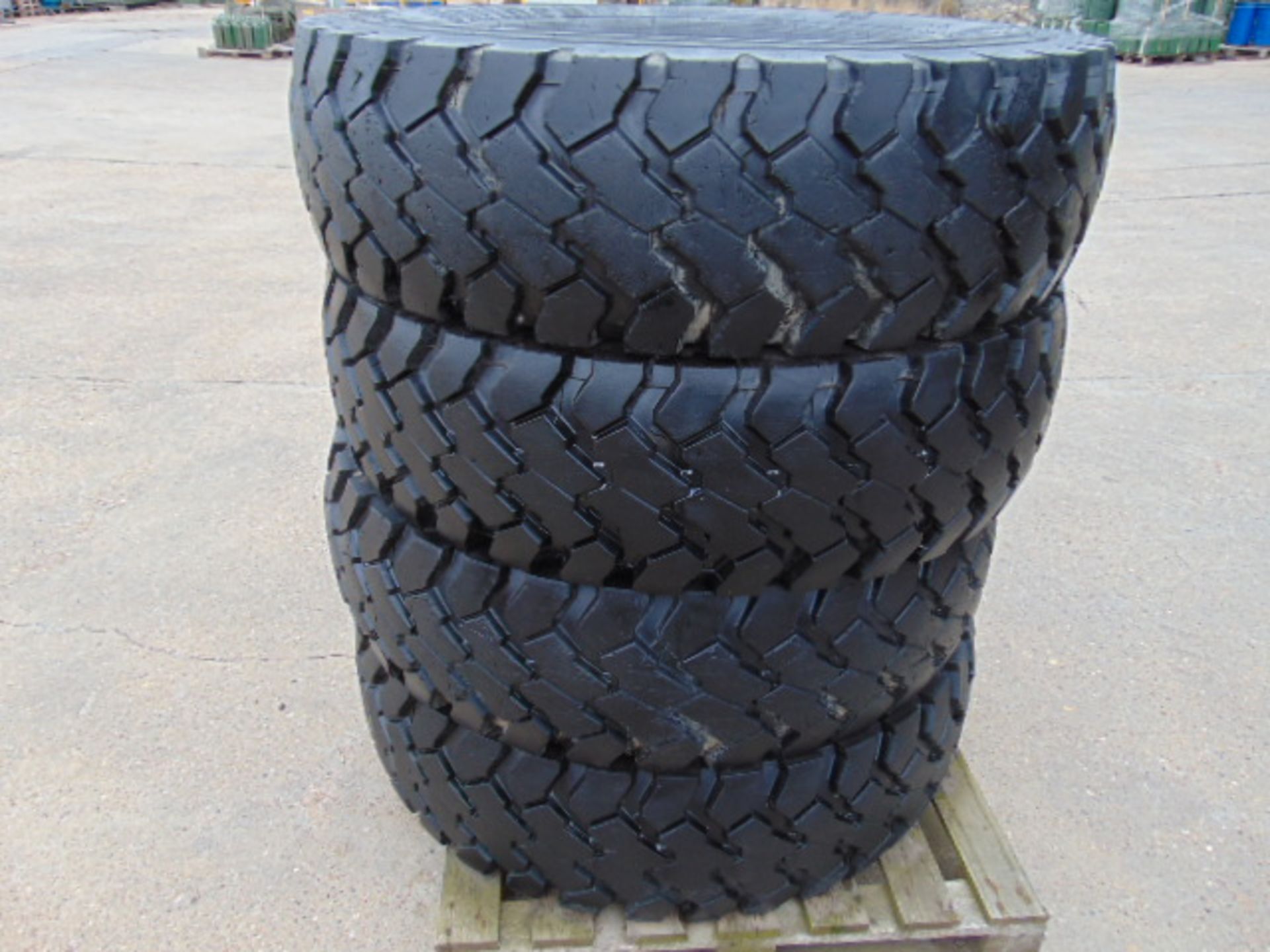 4 x Continental 14.00 R20 Tyres