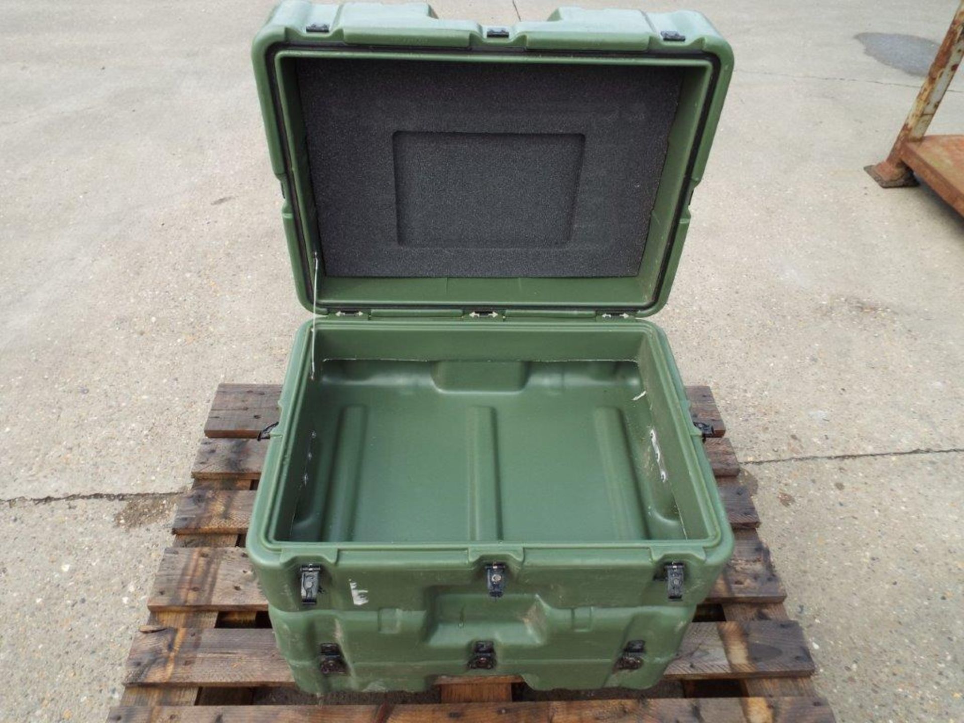 3 x Heavy Duty Military Stacking Transit / Storage Cases - Image 11 of 12