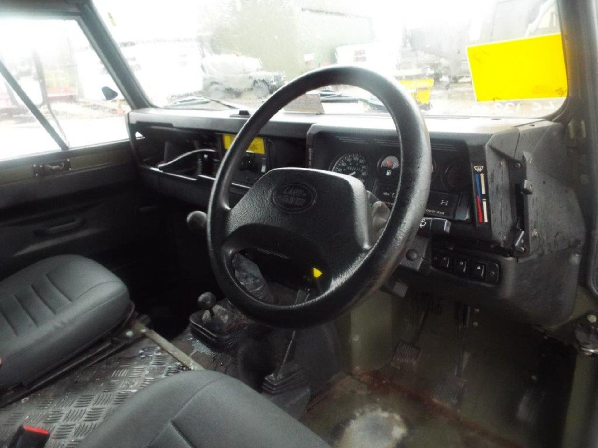 Military Specification Land Rover Wolf 130 Ambulance - Bild 11 aus 25