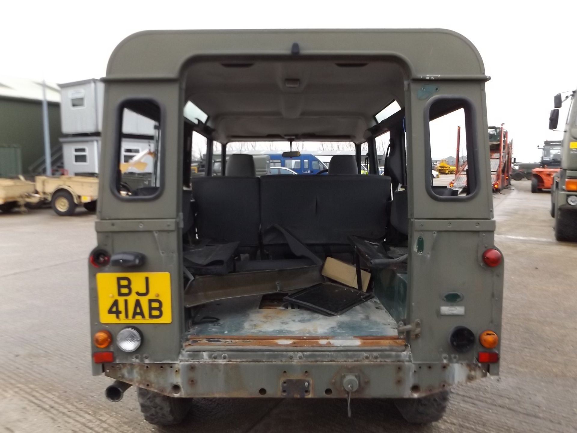 Land Rover Defender 110 TD5 suitable for spares or repairs - Image 7 of 19