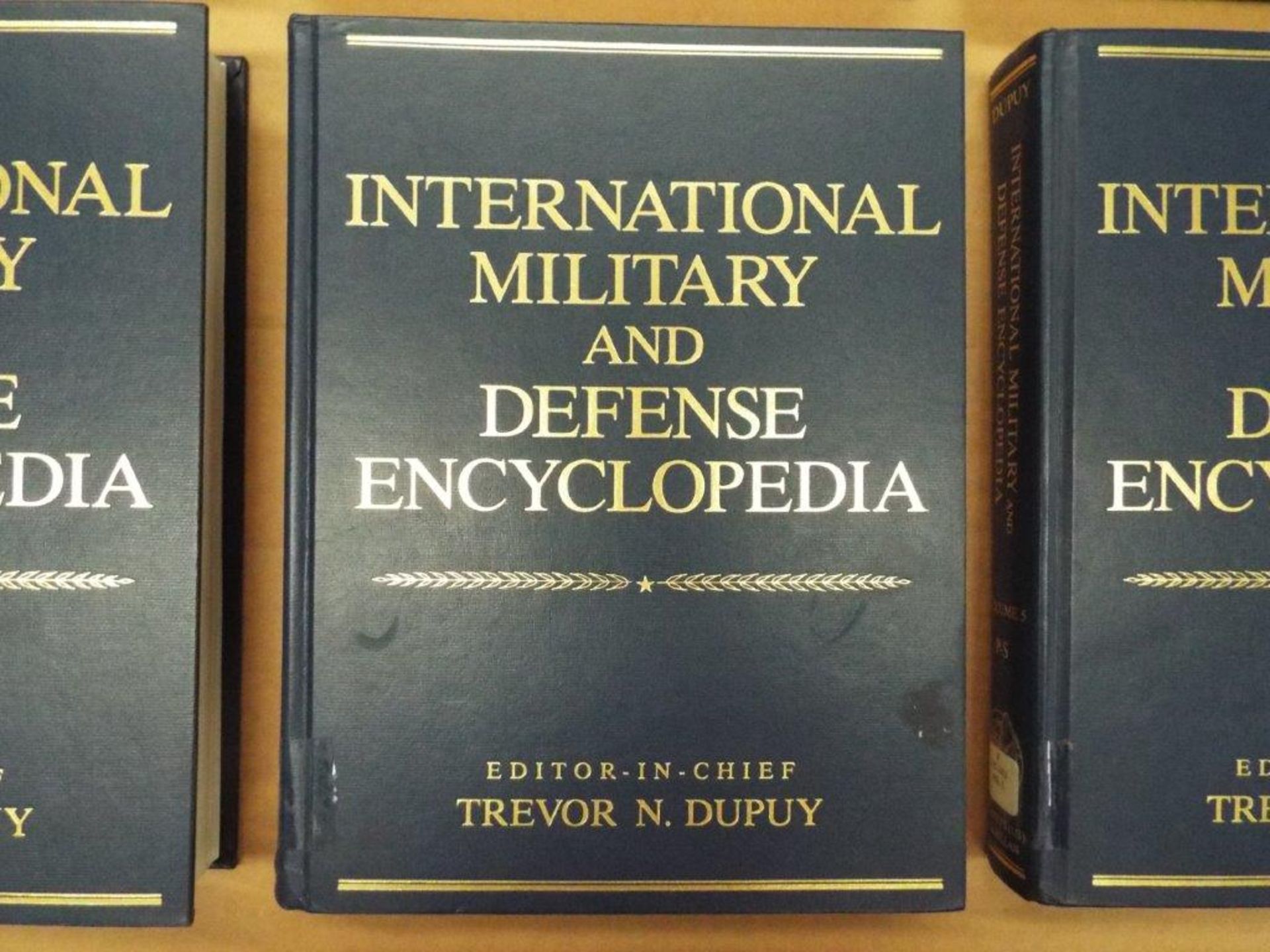 International Military and Defence Encyclopedia Vol. 1-6 - Image 3 of 4