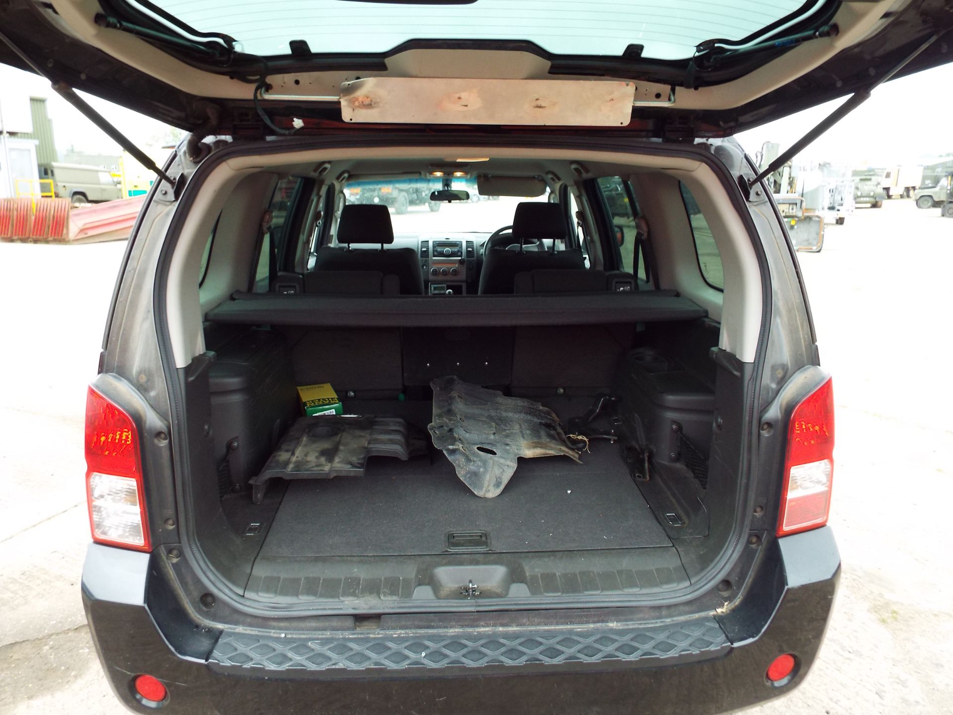 Nissan Pathfinder 2.5DCi Trek - Image 14 of 21