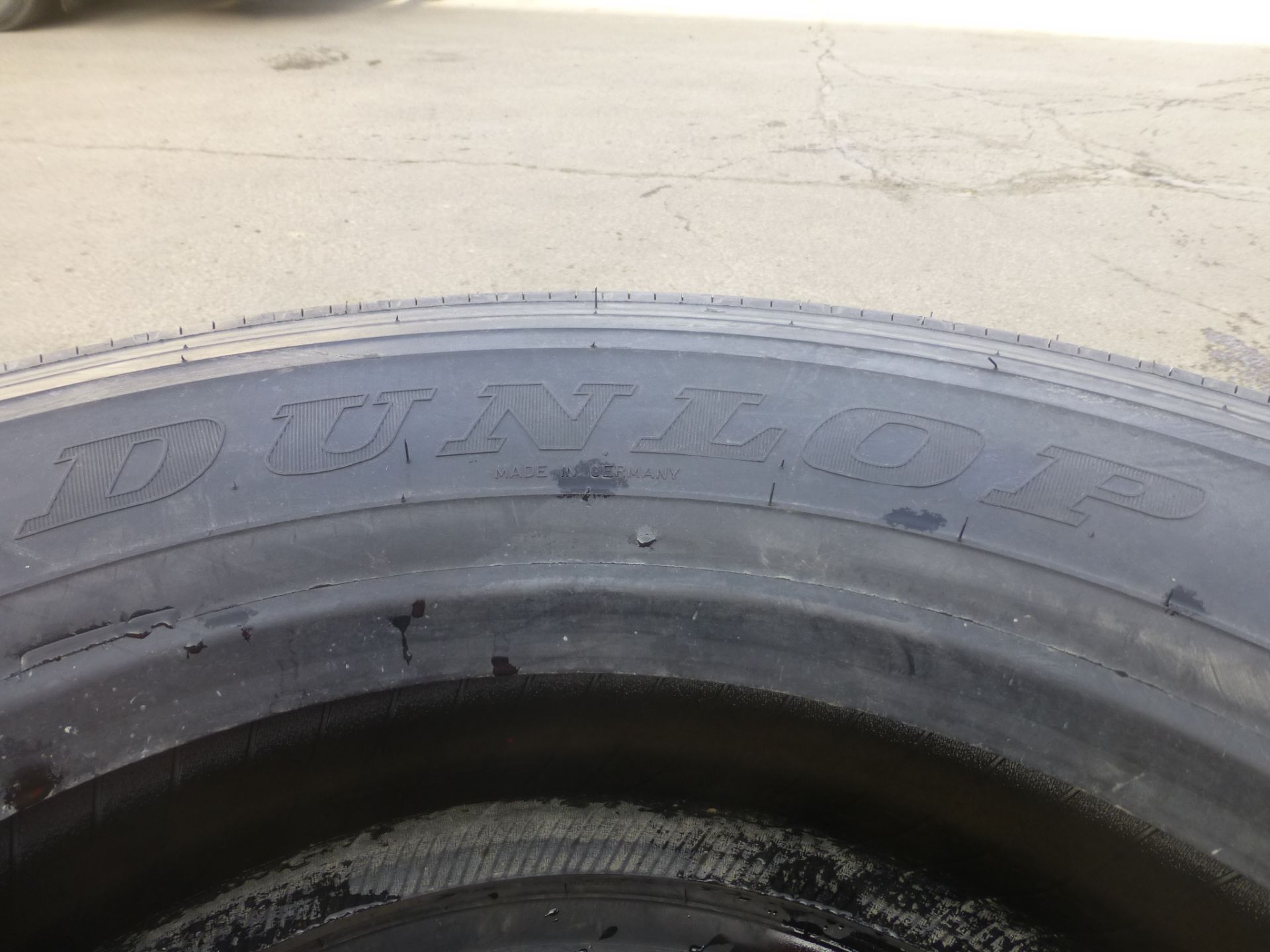 4 x Dunlop SP351 275/70R 22.5 Tyres - Image 4 of 6