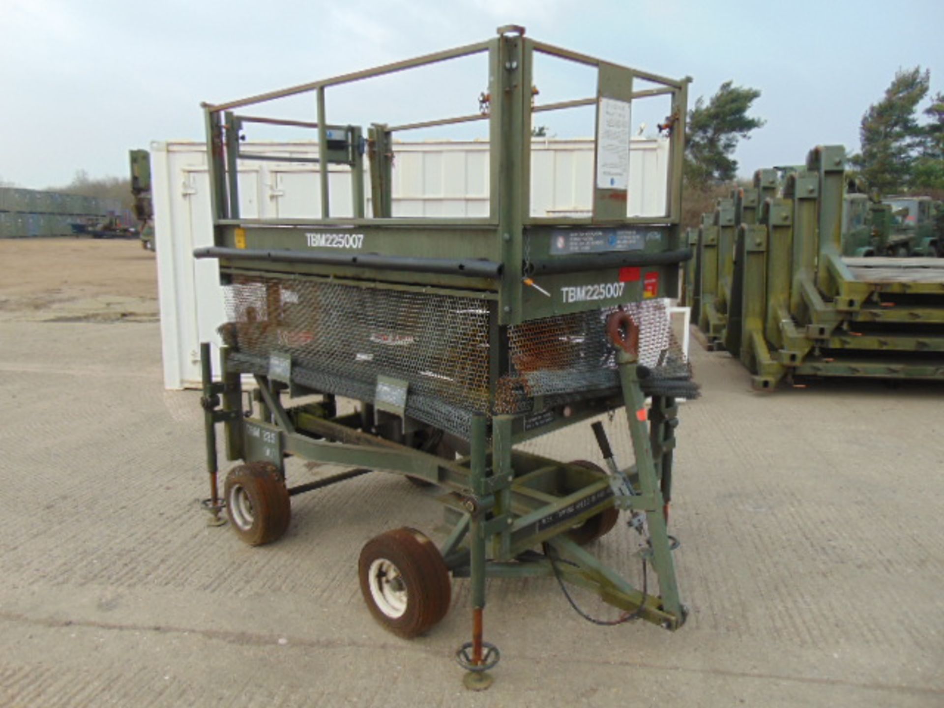 UK Lift 4m Mobile Hydraulic Work Platform - Image 11 of 11