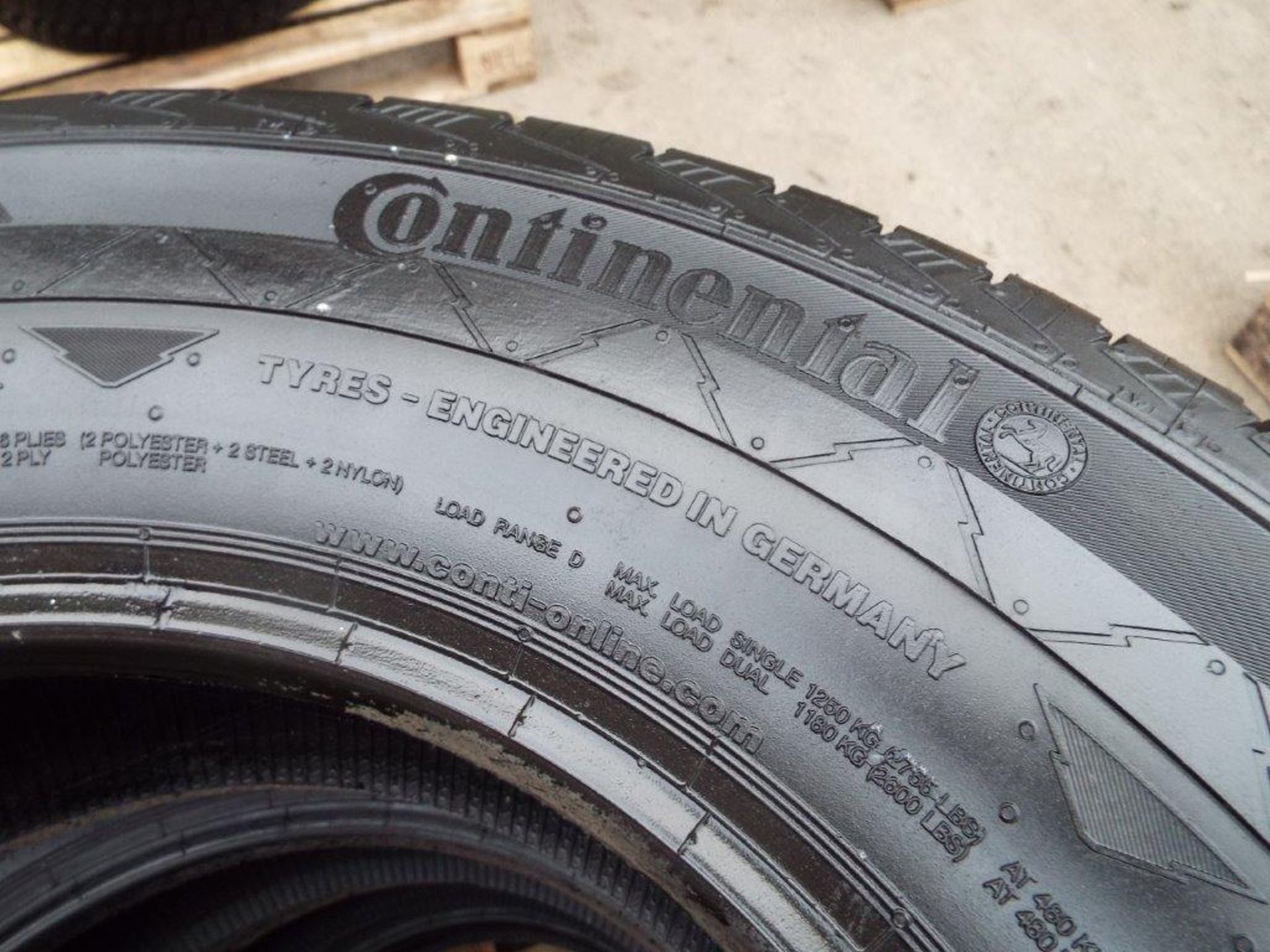 4 x Continental Vancowinter 2 225/75 R16 C Winter Tyres - Image 2 of 9