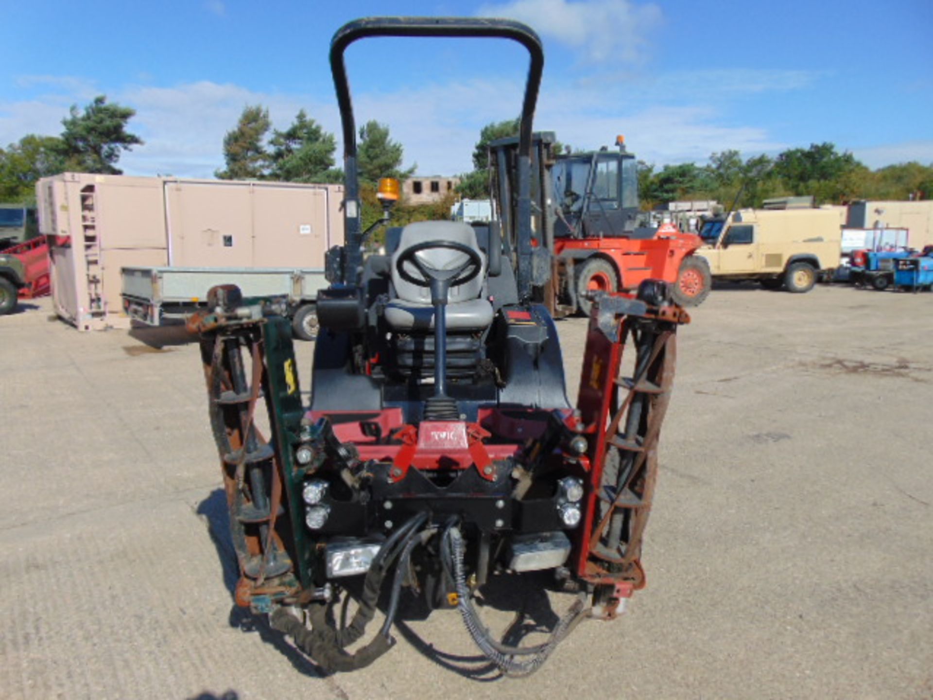 2012 Toro LT3340 cylinder mower - Image 2 of 15