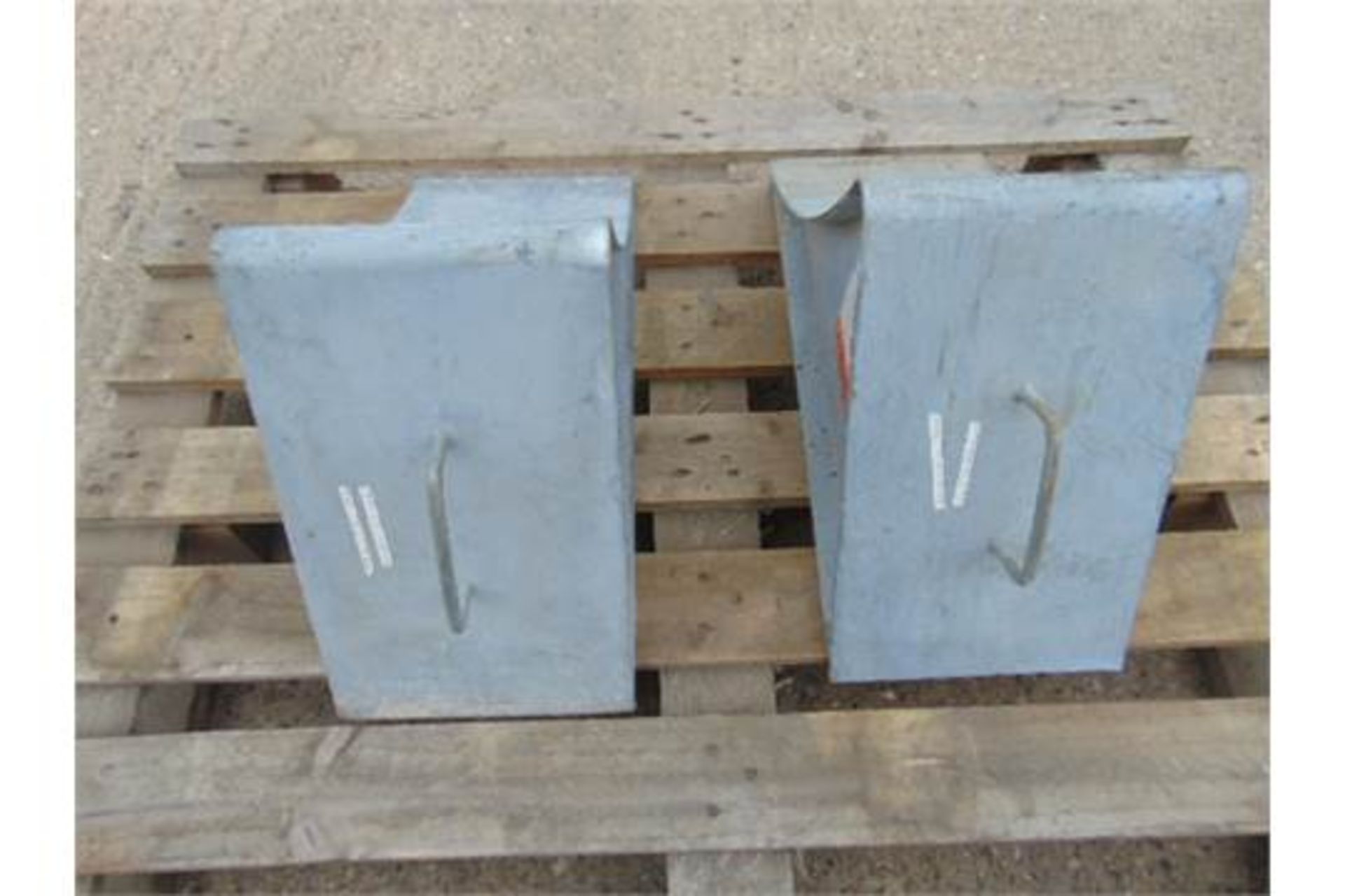 2 x Large Heavy Duty Steel Wheel Chocks - Image 3 of 4