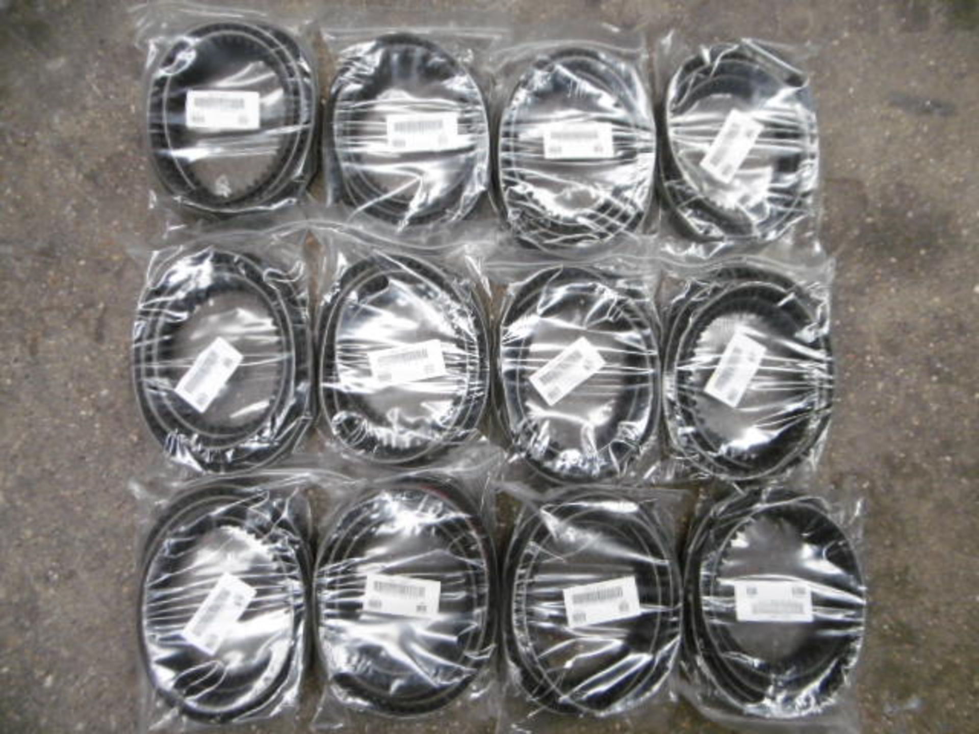 12 x Mitsuboshi BX105 V-Belts