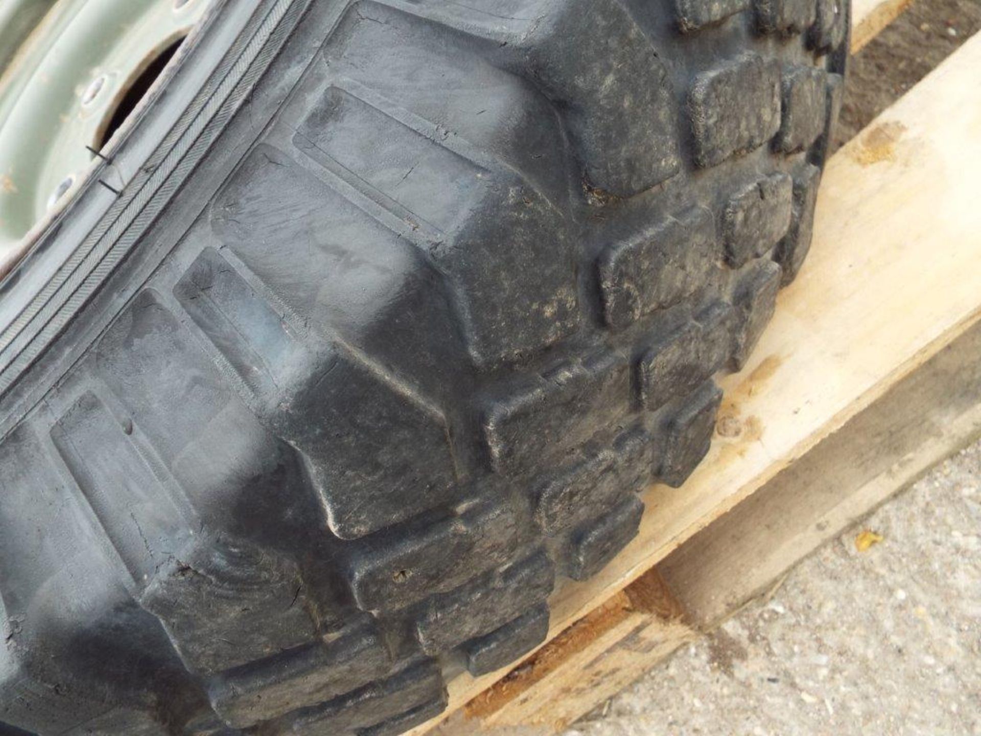 Michelin XZL 7.50 R16 Tyre complete with Wolf Wheel Rim - Image 5 of 6