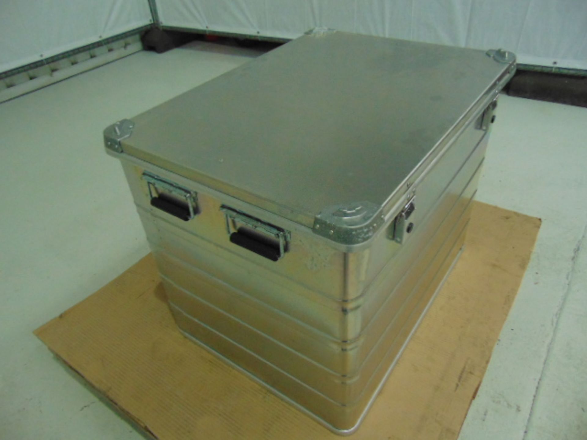 Unissued Heavy Duty Aluminium Stacking Case - Image 5 of 8