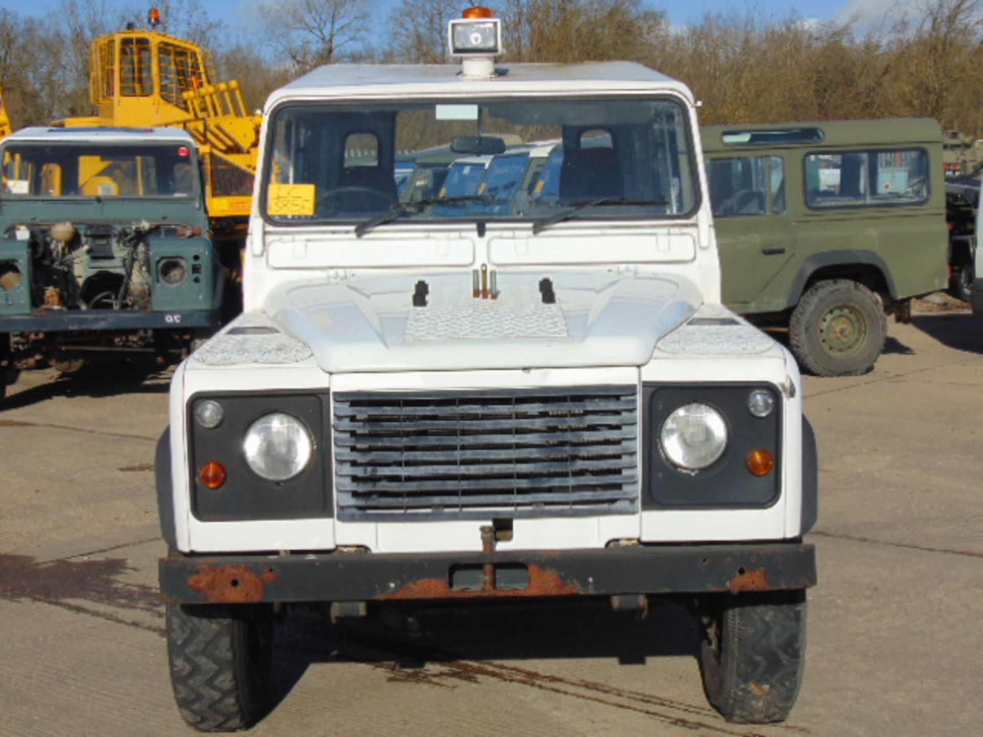 Land Rover Defender 110 300TDi - Image 2 of 17