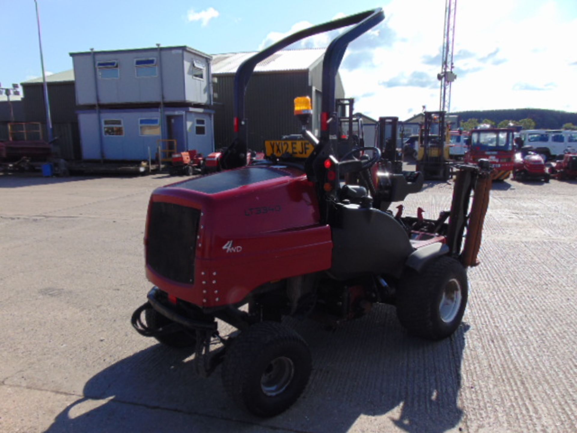 2012 Toro LT3340 4WD Triple Gang Ride on Mower - Image 6 of 15