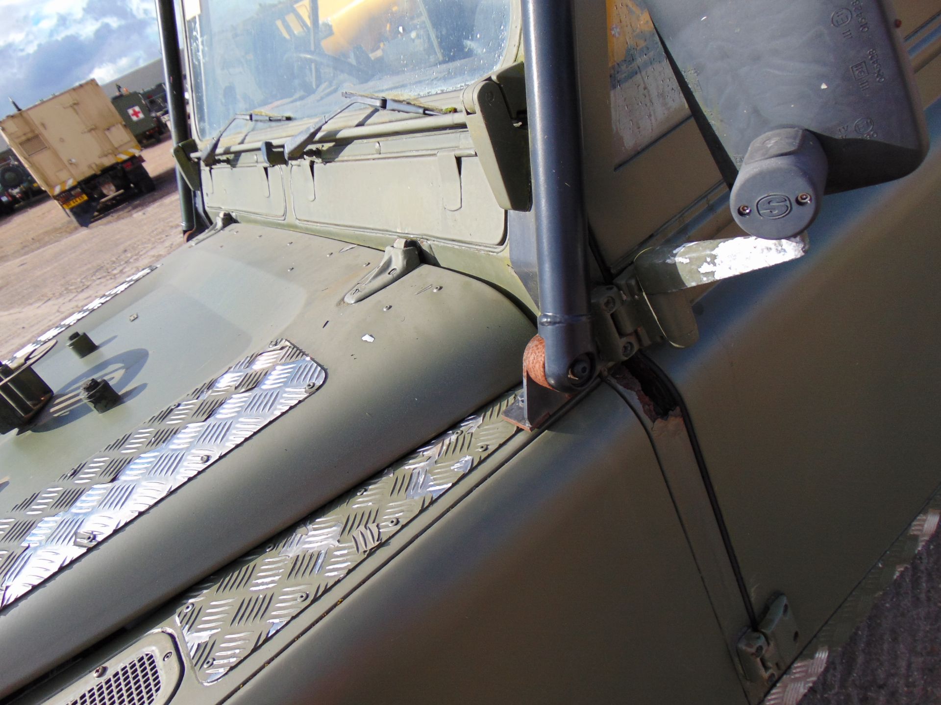 Land Rover TITHONUS 110 Soft Top - Image 9 of 20