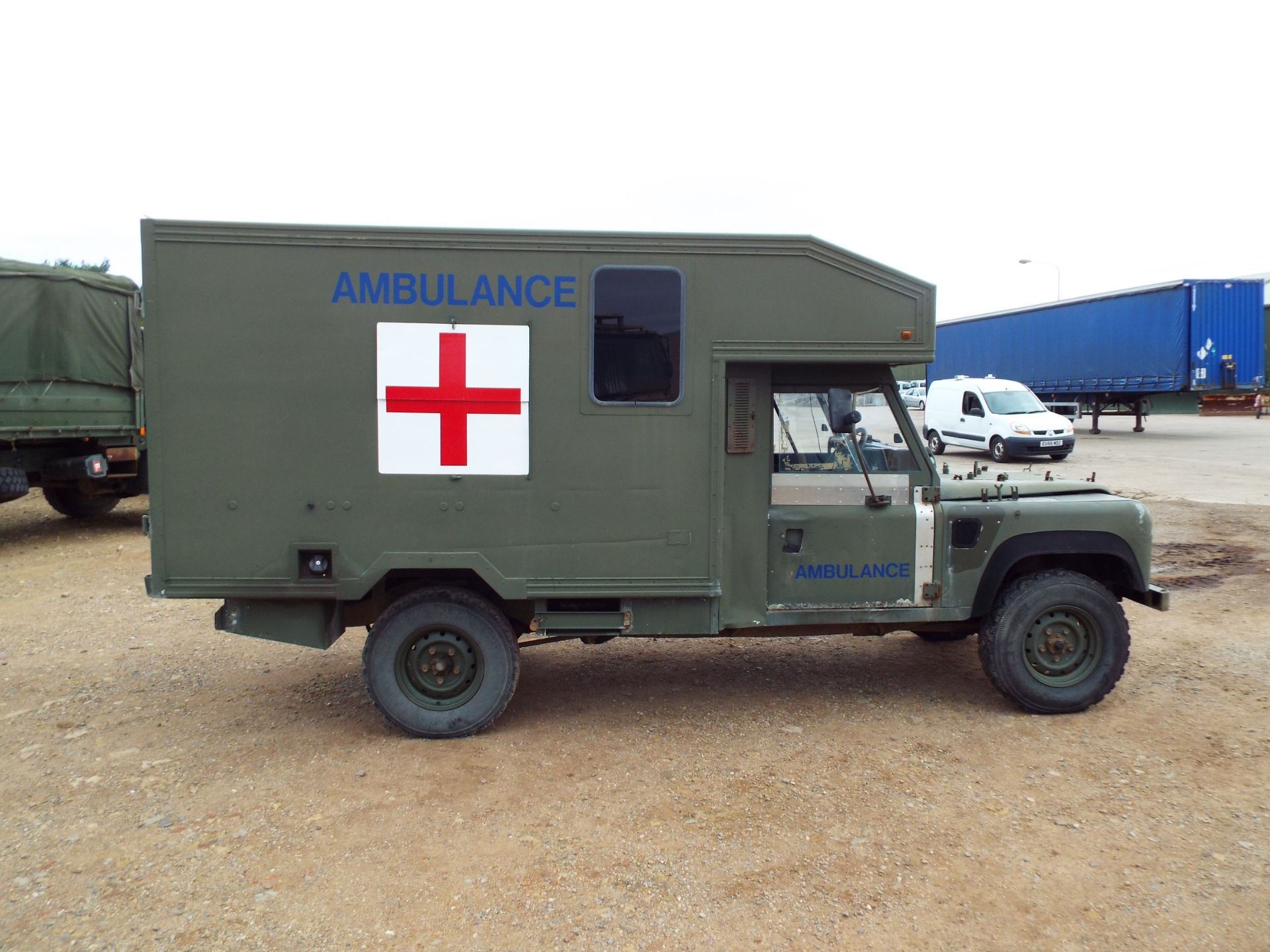Military Specification Land Rover Wolf 130 ambulance - Image 8 of 28