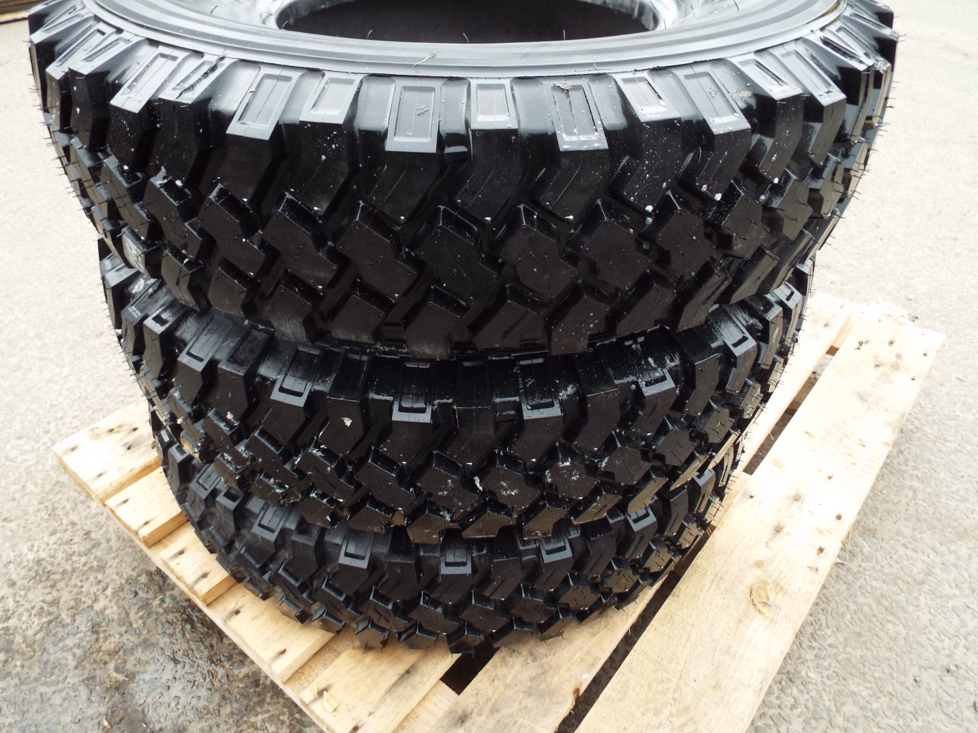 3 x Michelin XZL 8.25 R16 Tyres - Image 5 of 6