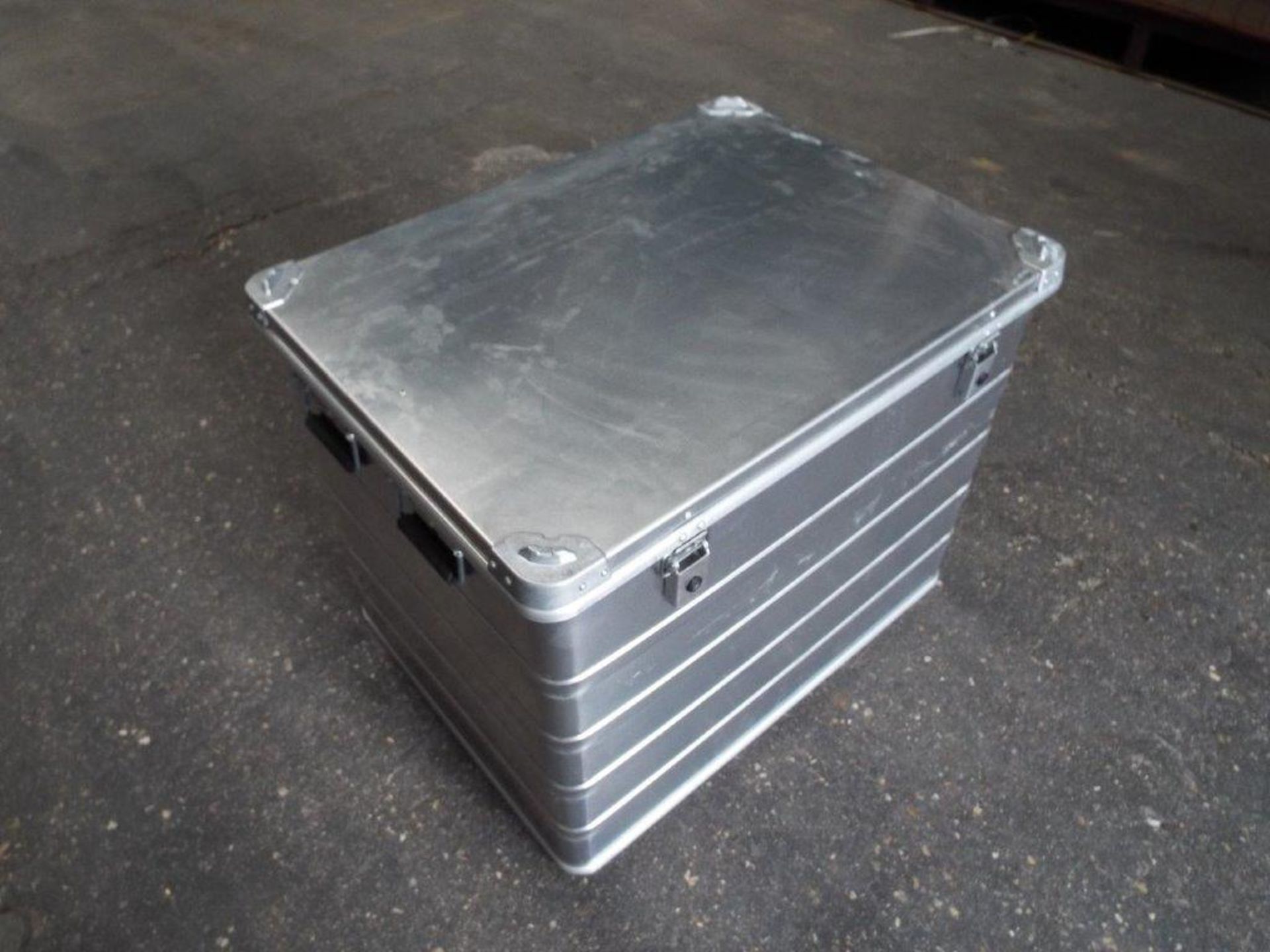 Unissued Heavy Duty Aluminium Stacking Case - Image 4 of 6