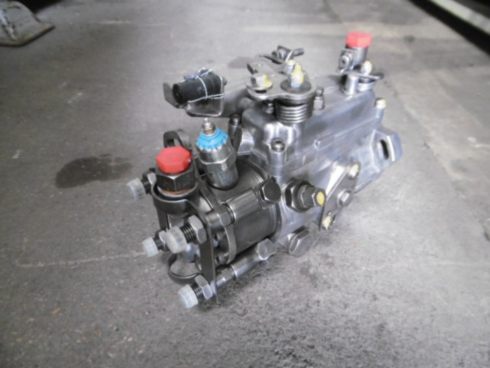 Land Rover 2.5D Fuel Injector Pump - Image 4 of 5