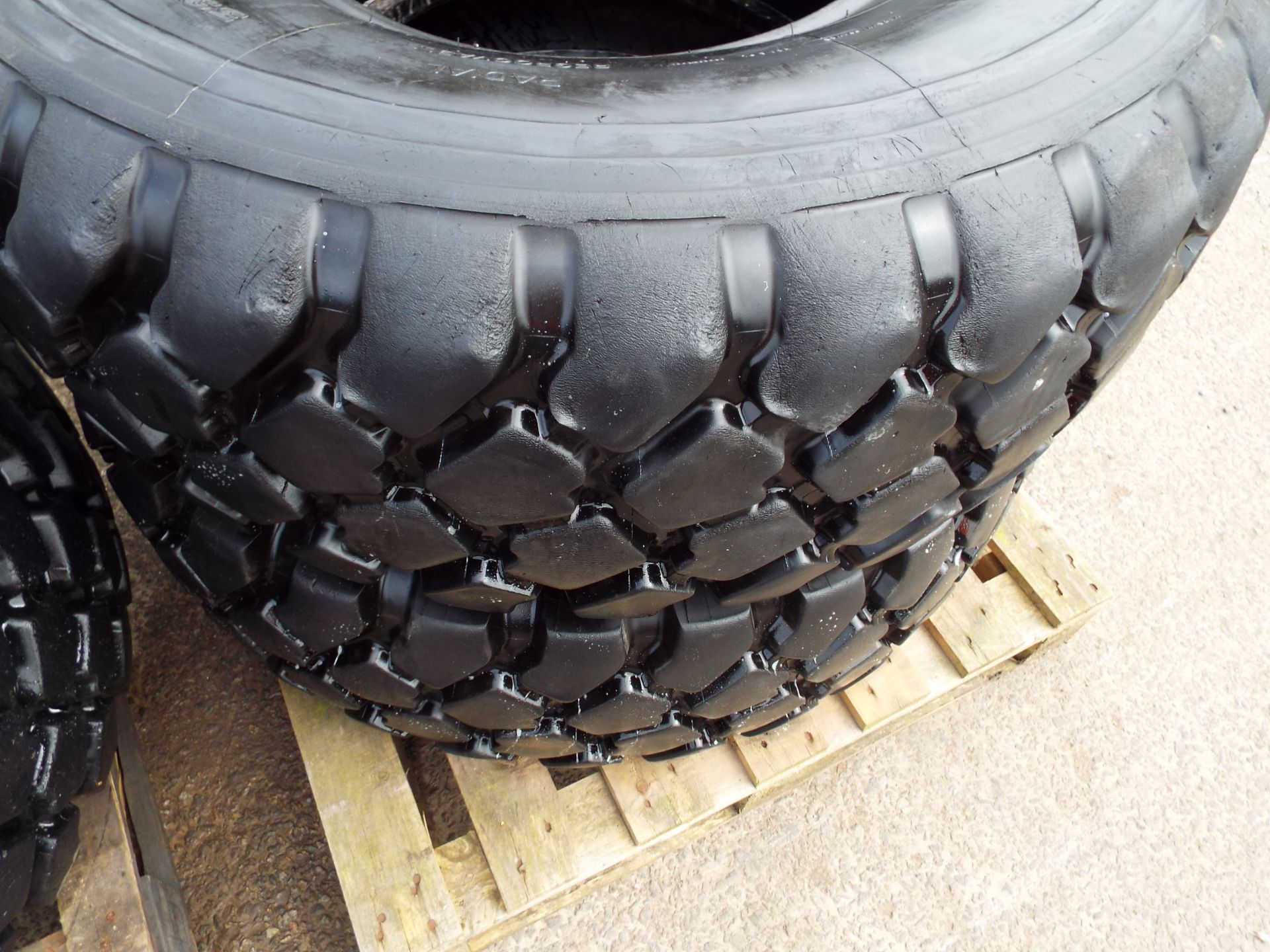 4 x Michelin XZL 395/85 R20 Tyres - Image 9 of 12
