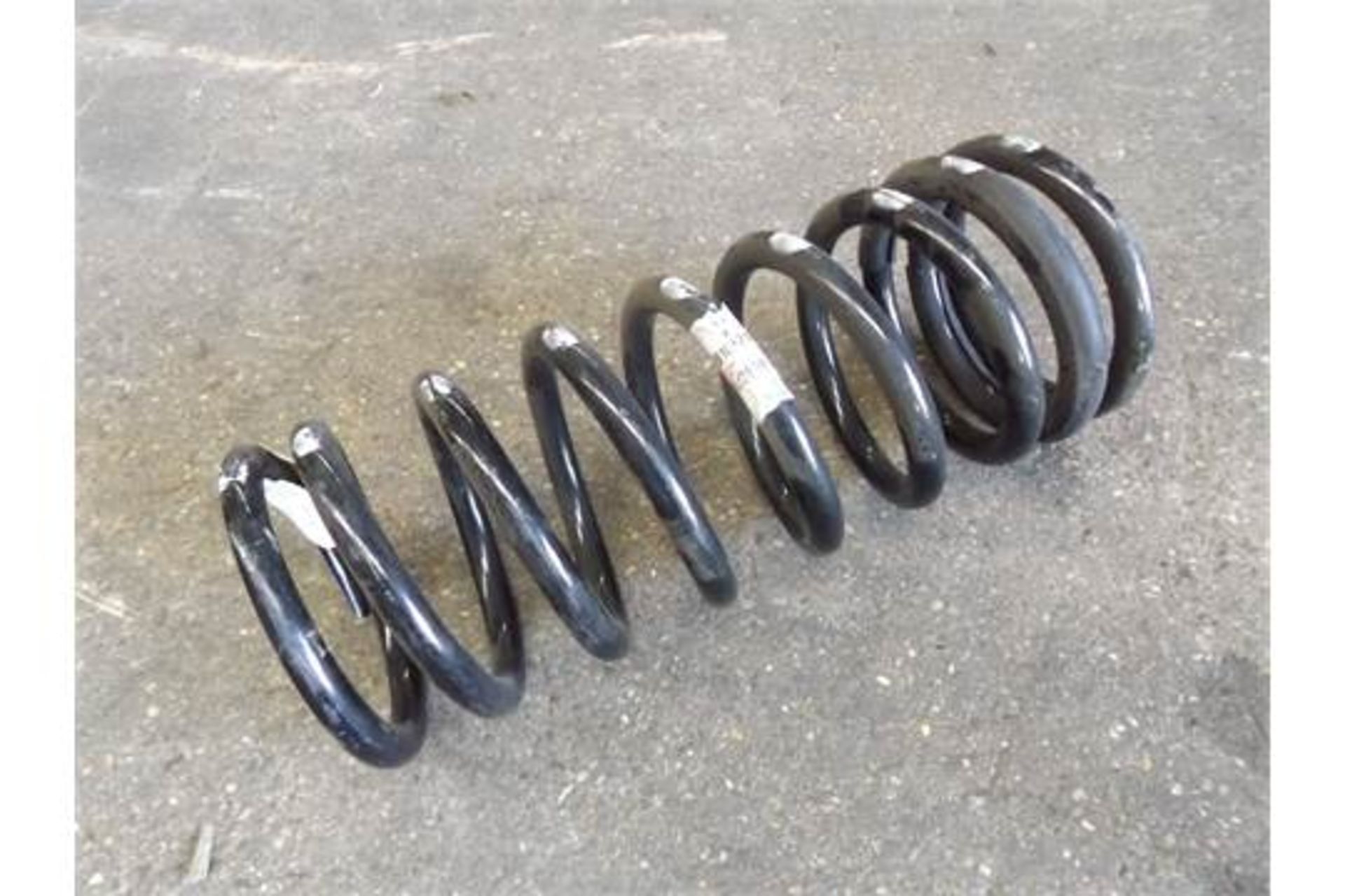 4 x Land Rover 90 LH Rear Coil Spring P/No NRC9463 - Image 2 of 3