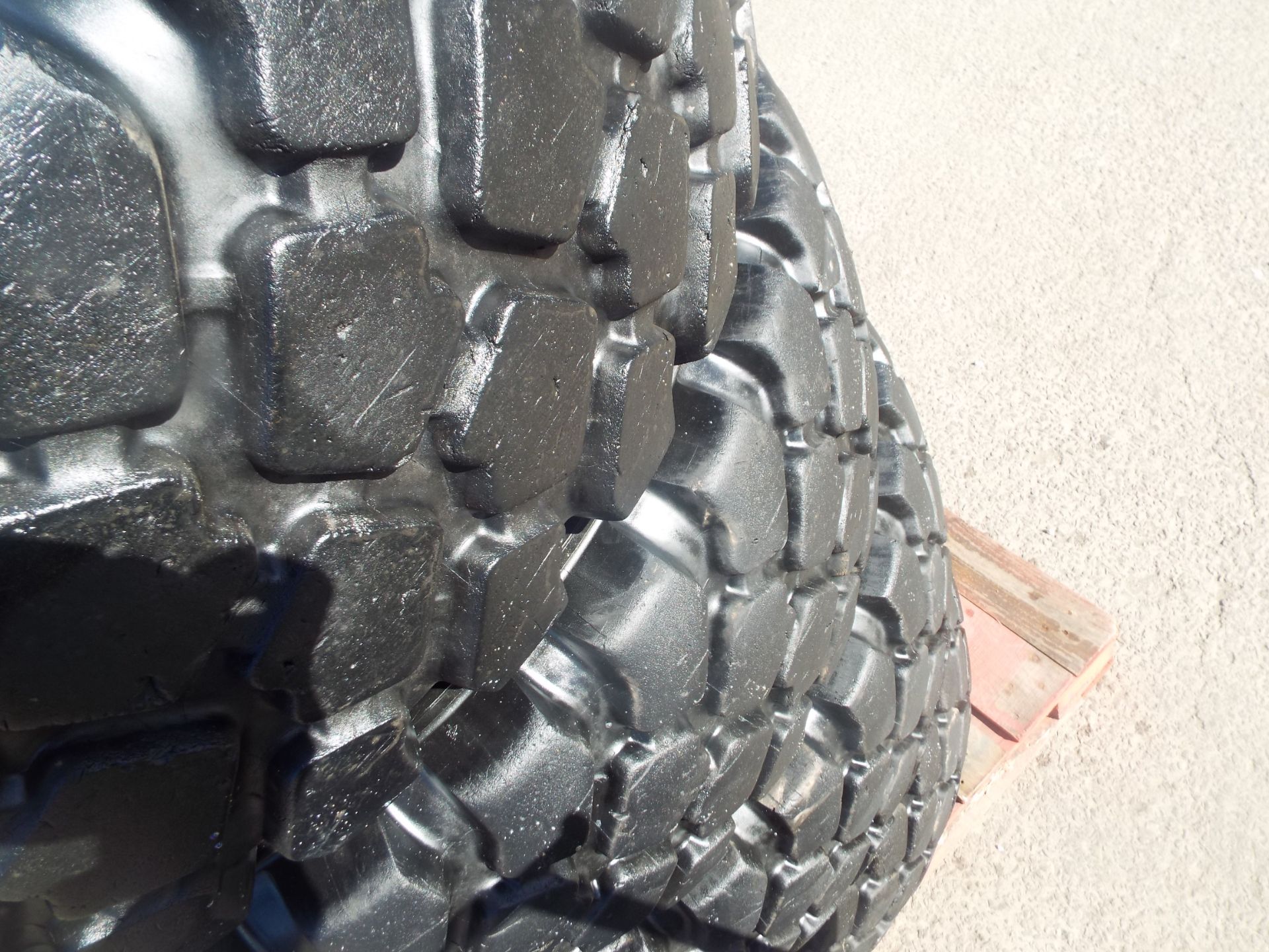4 x Michelin XZL 395/85 R20 Tyres - Image 5 of 6