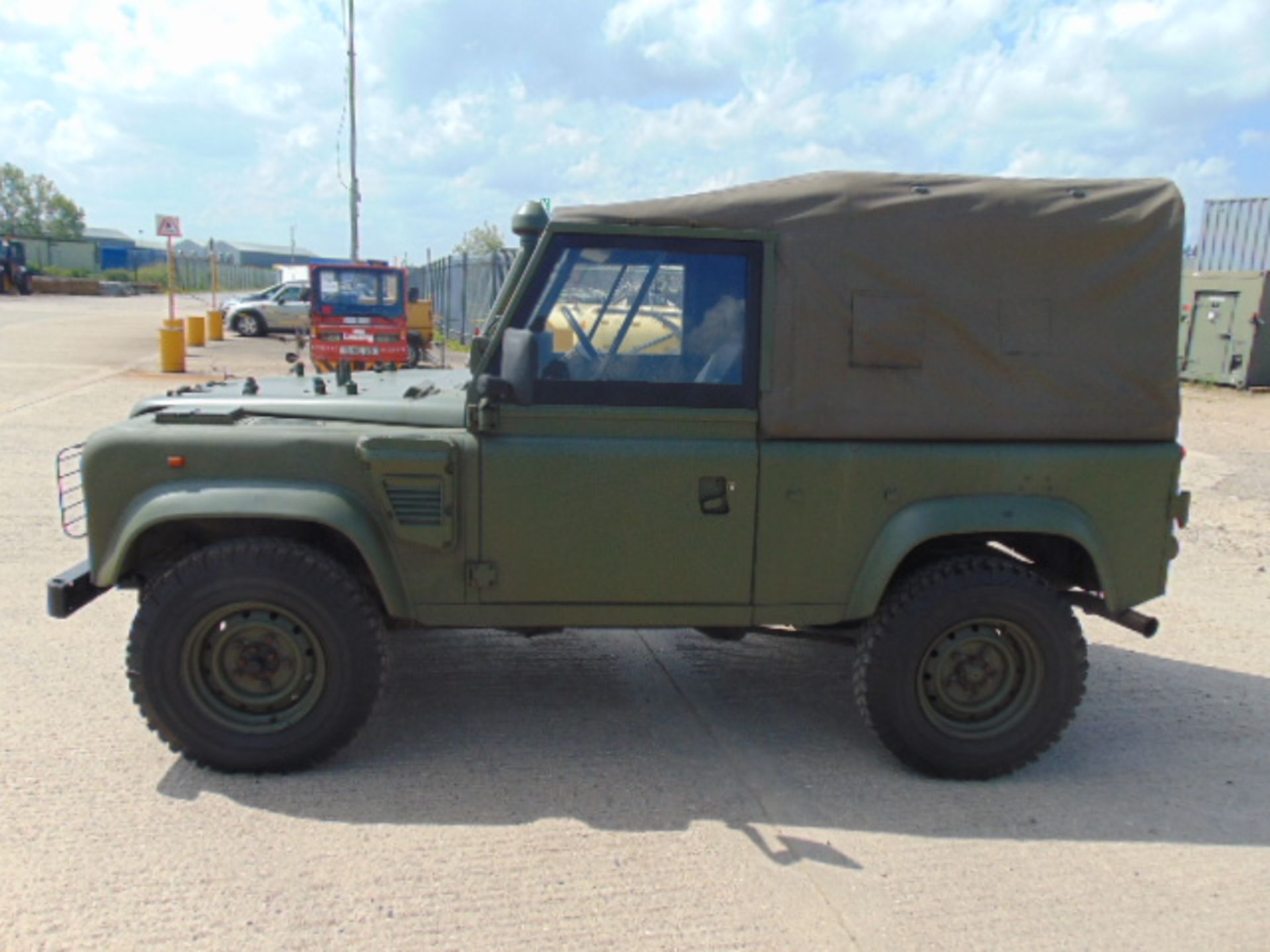 Land Rover Wolf 90 Soft Top - Image 4 of 24