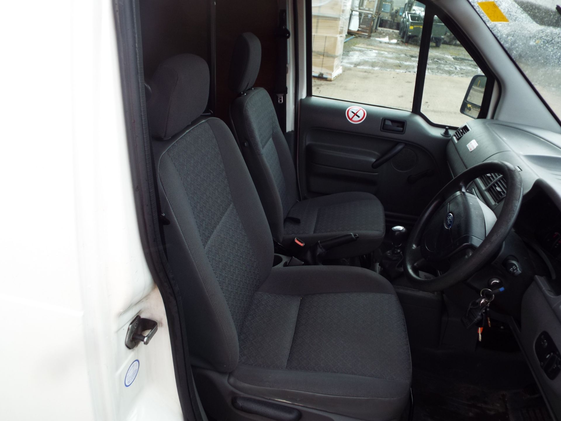 Ford Transit Connect T200 TDDi Panel Van - Image 11 of 17