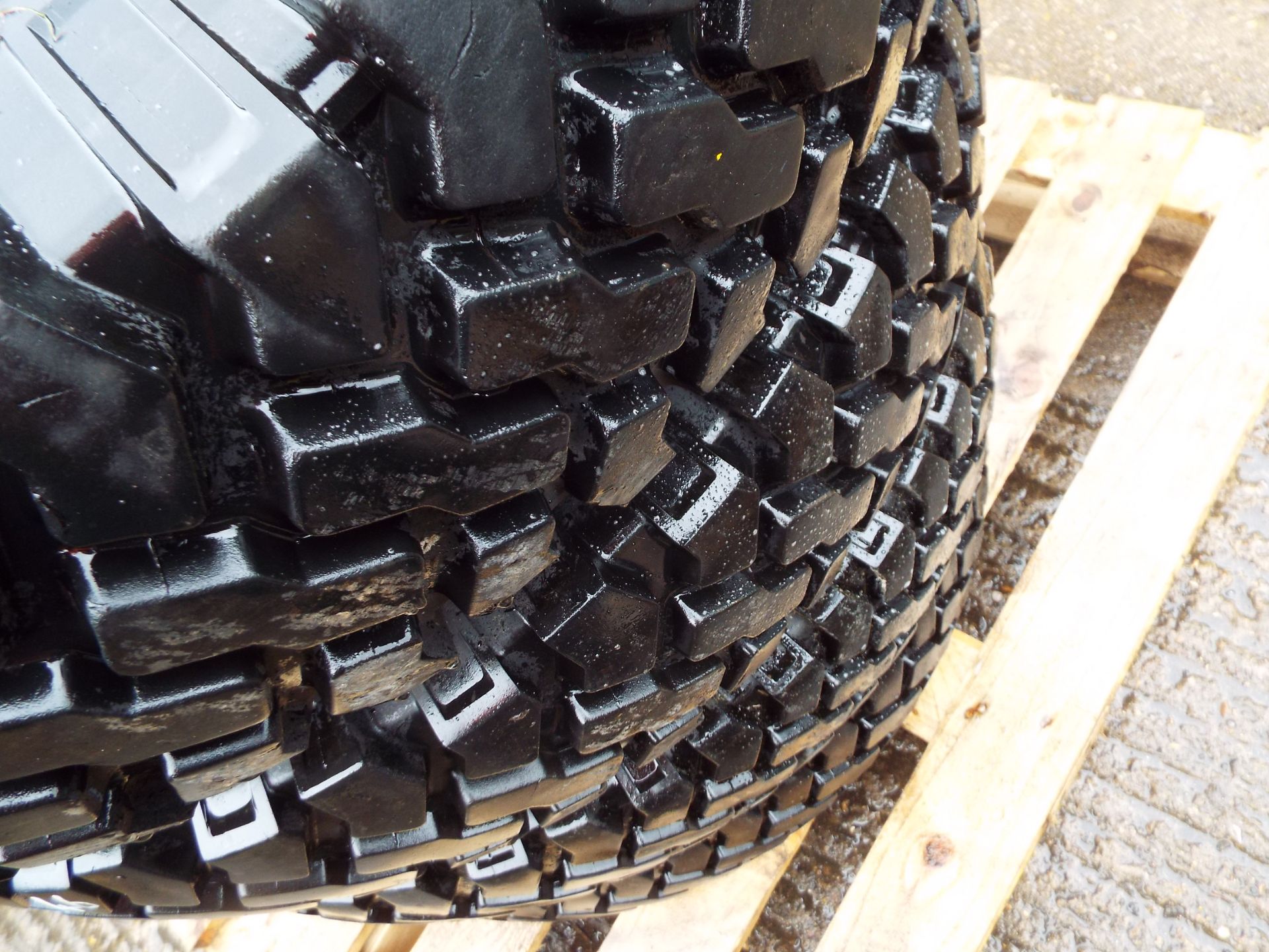 4 x Michelin XZL 7.50 R16 Tyres - Image 4 of 5