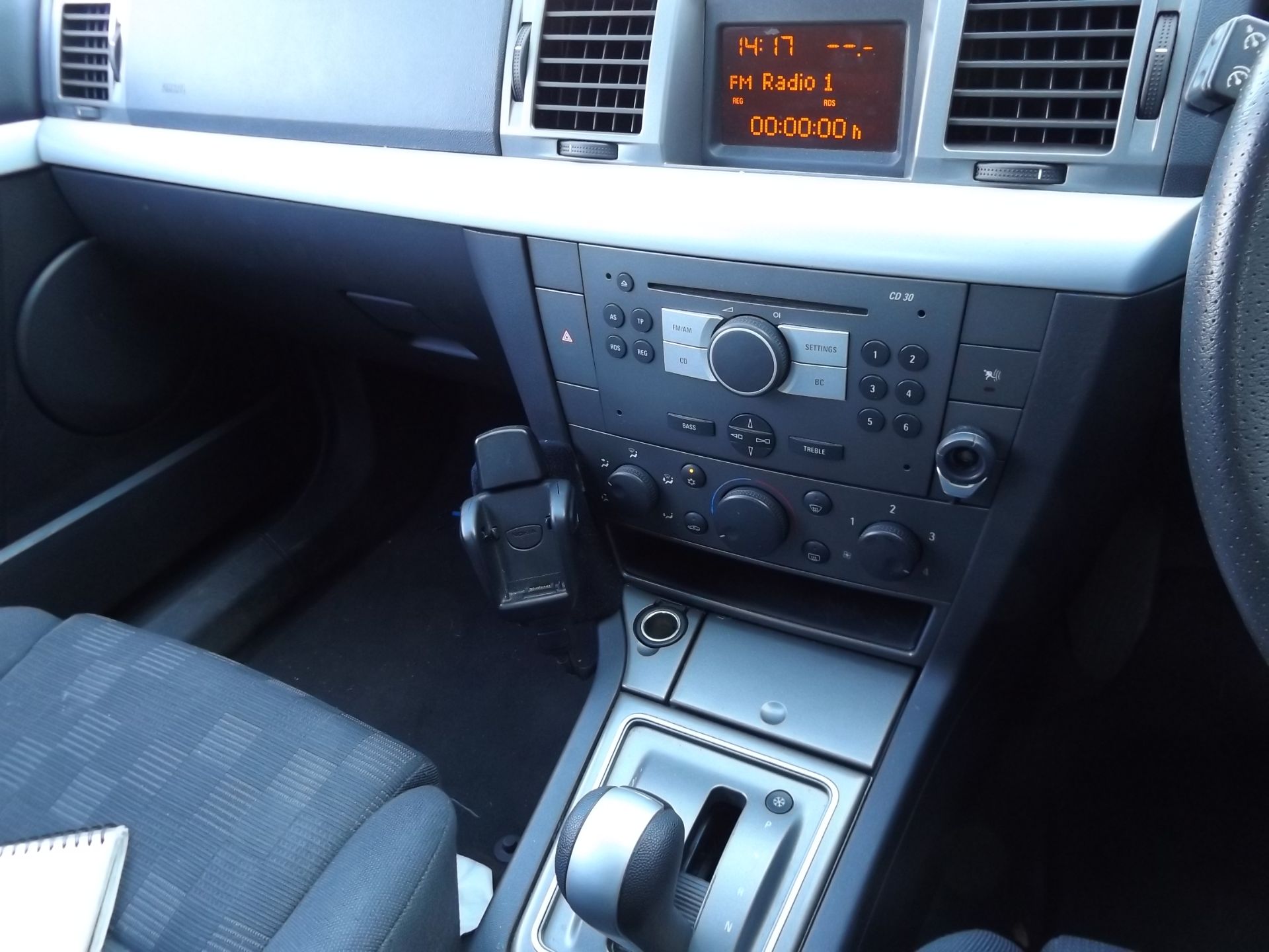 Vauxhall Vectra 2.2 SRI - Image 12 of 17