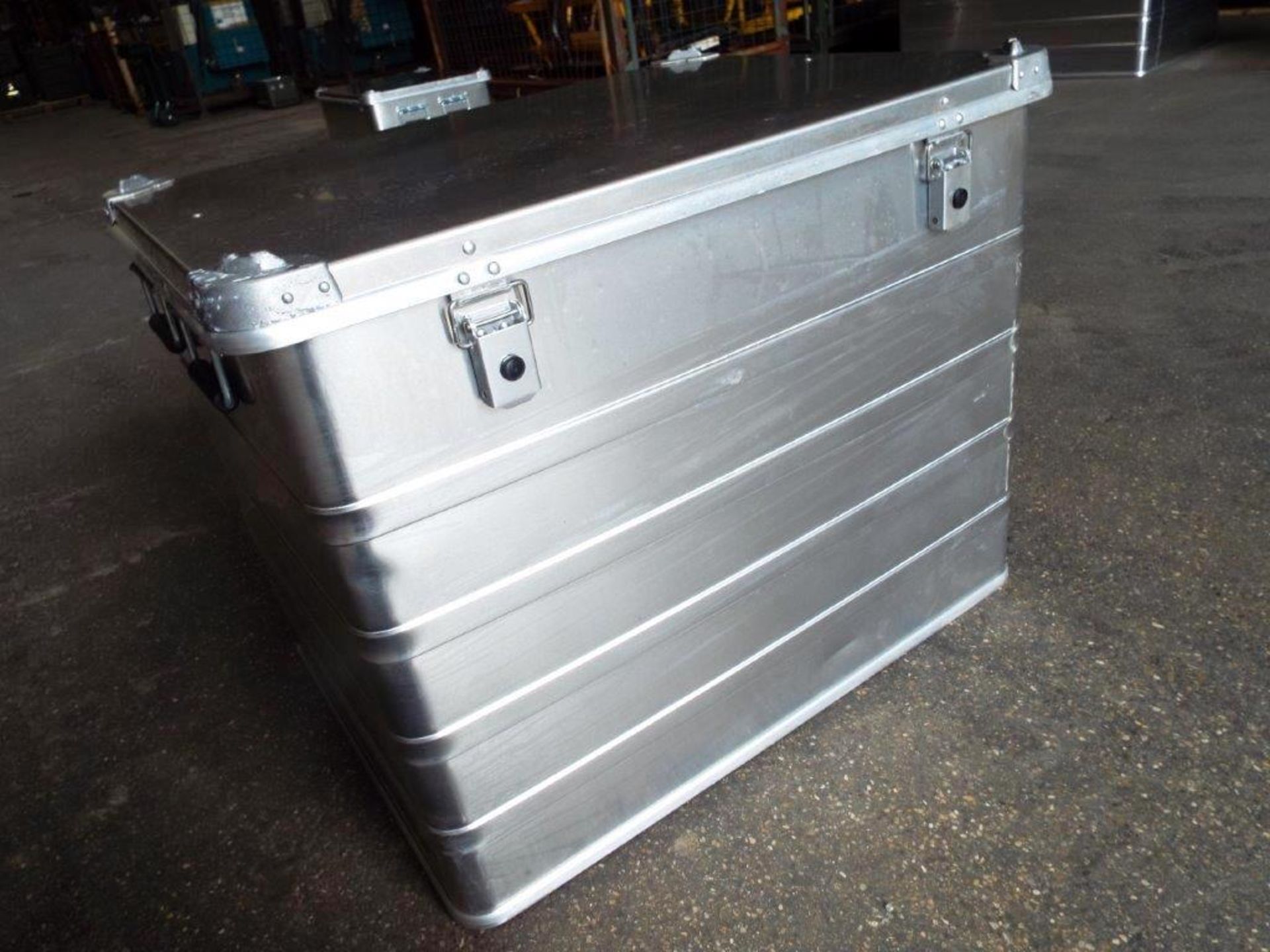 Heavy Duty Aluminium Stacking Case - Image 2 of 5