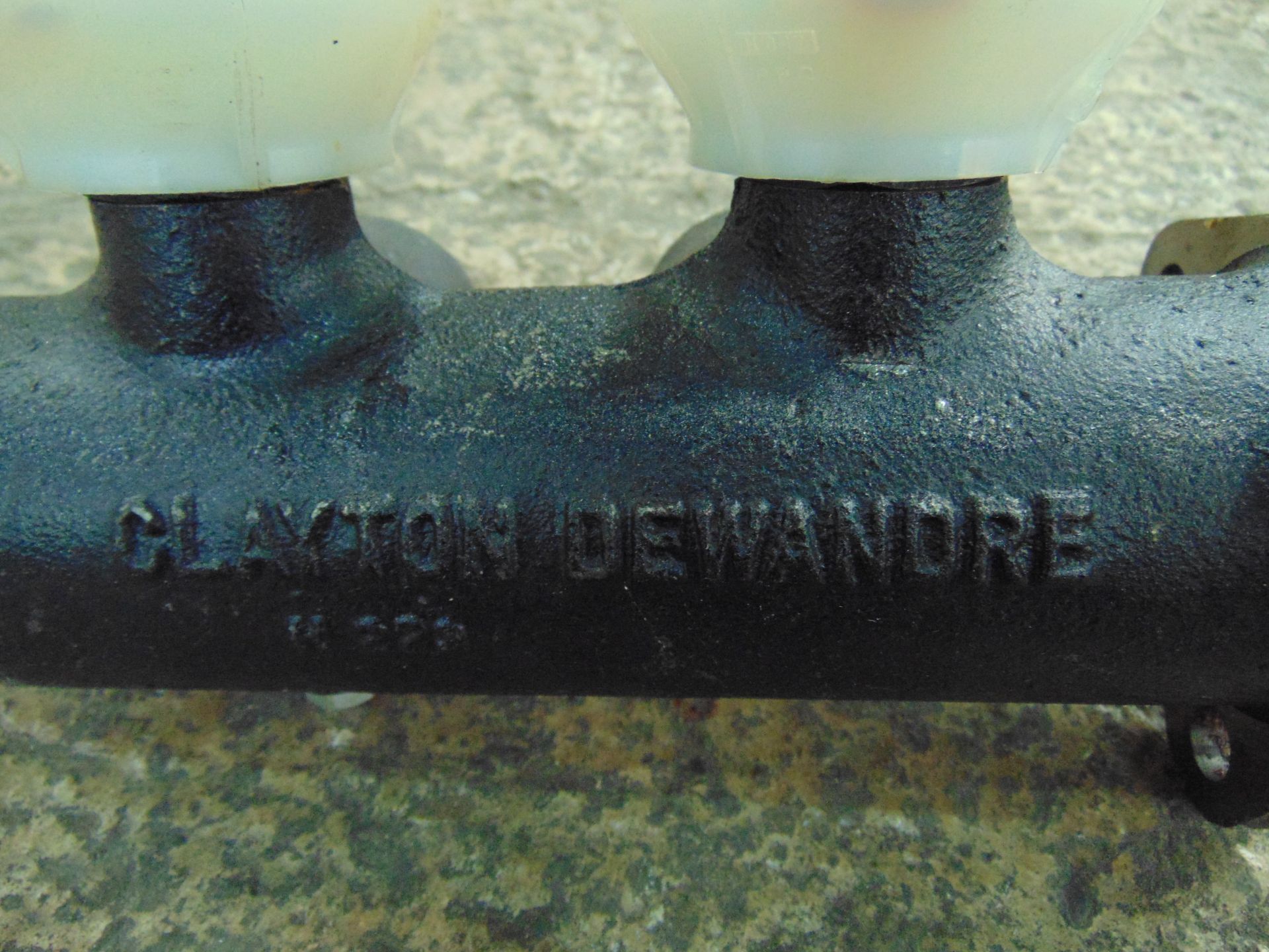 Bedford Hyd Brake Master Cylinder assy  P/No P8015209 - Bild 4 aus 6
