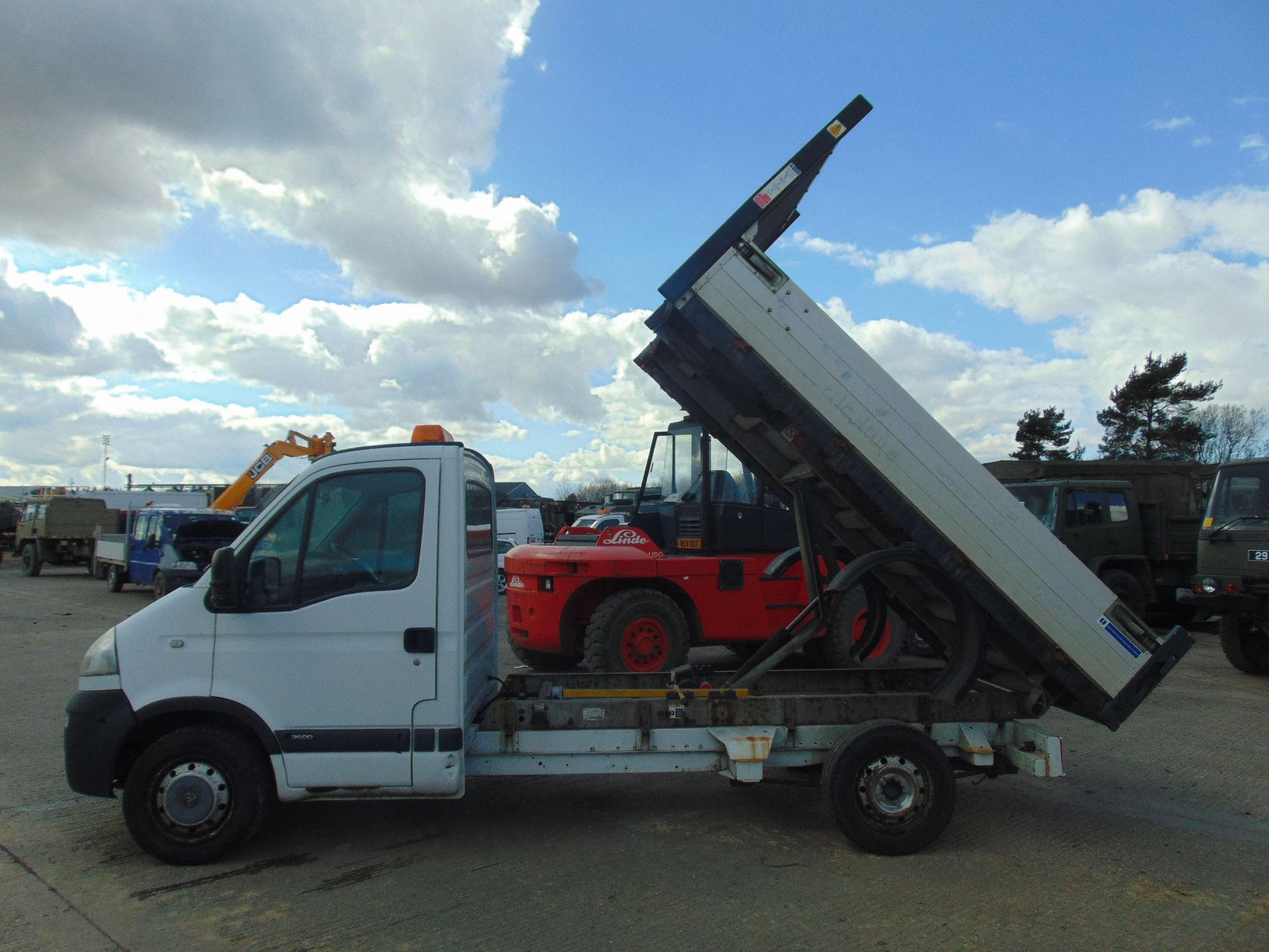 Vauxhall Movano 3500 2.5 CDTi MWB Flat Bed Tipper - Image 14 of 26