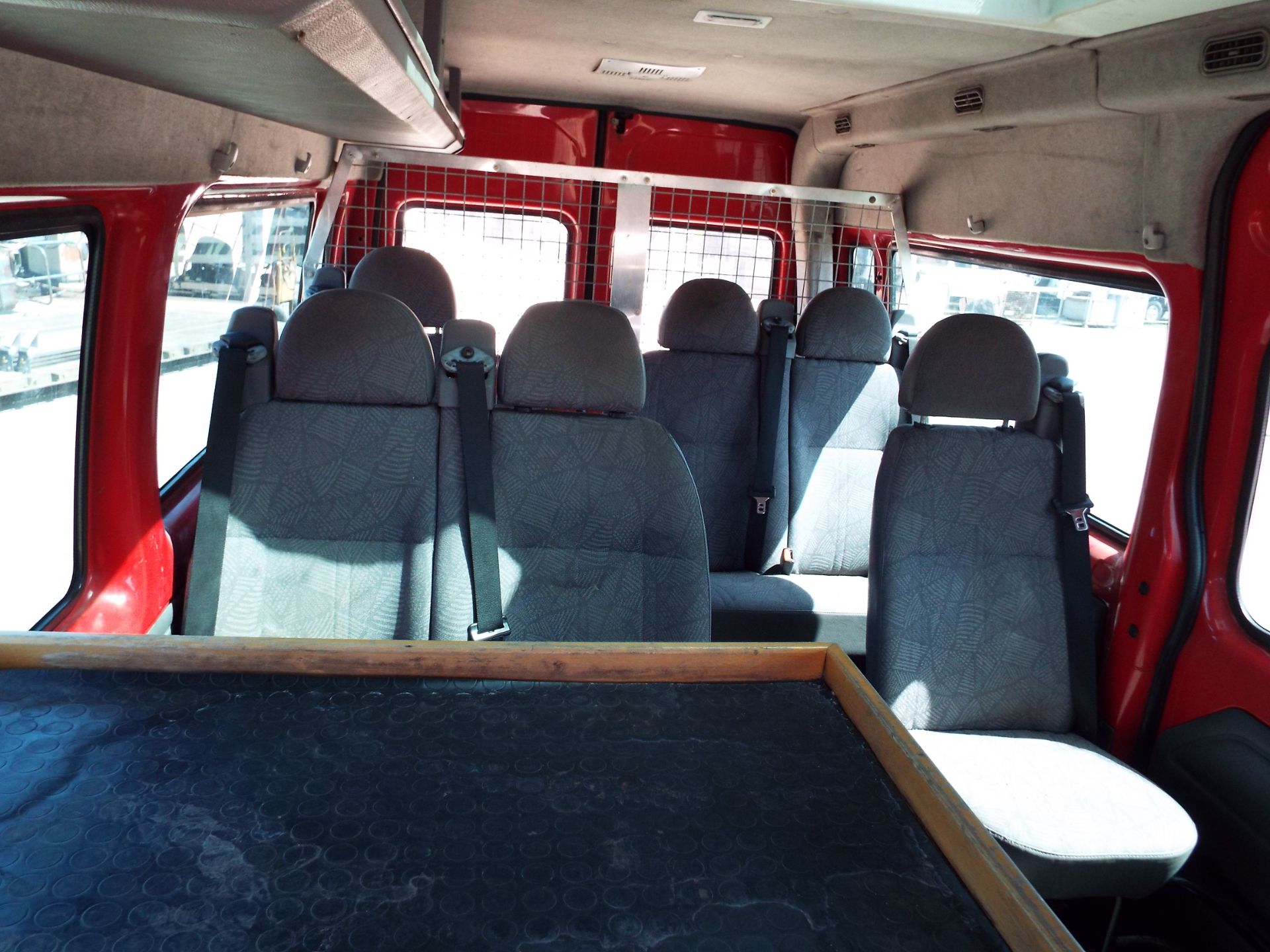 Ford Transit 9 Seat Minibus - Image 13 of 18