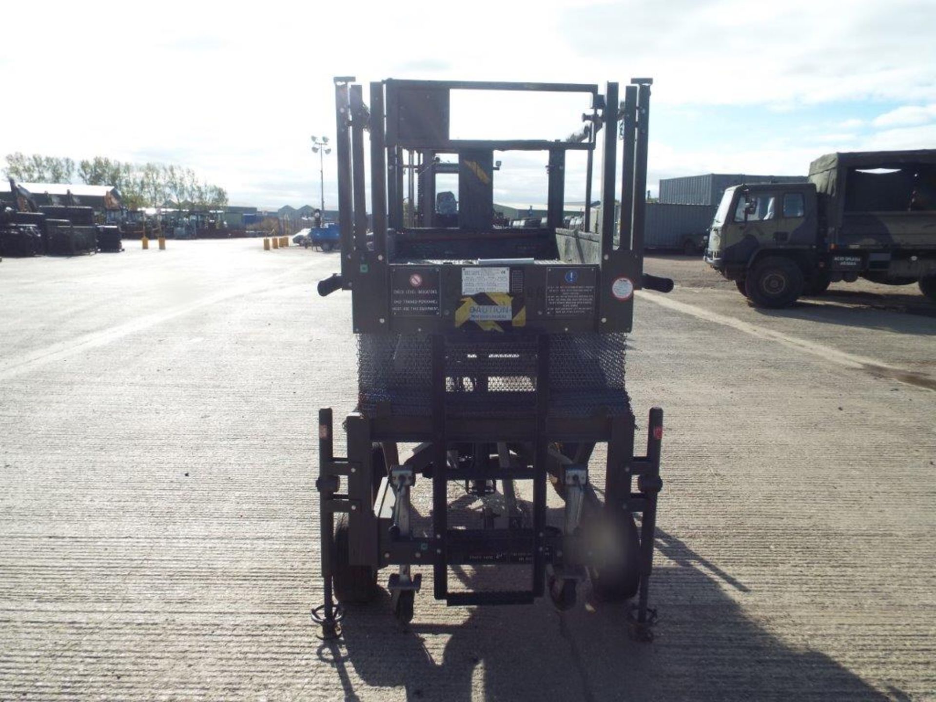 UK Lift 4m Mobile Hydraulic Work Platform - Image 4 of 13